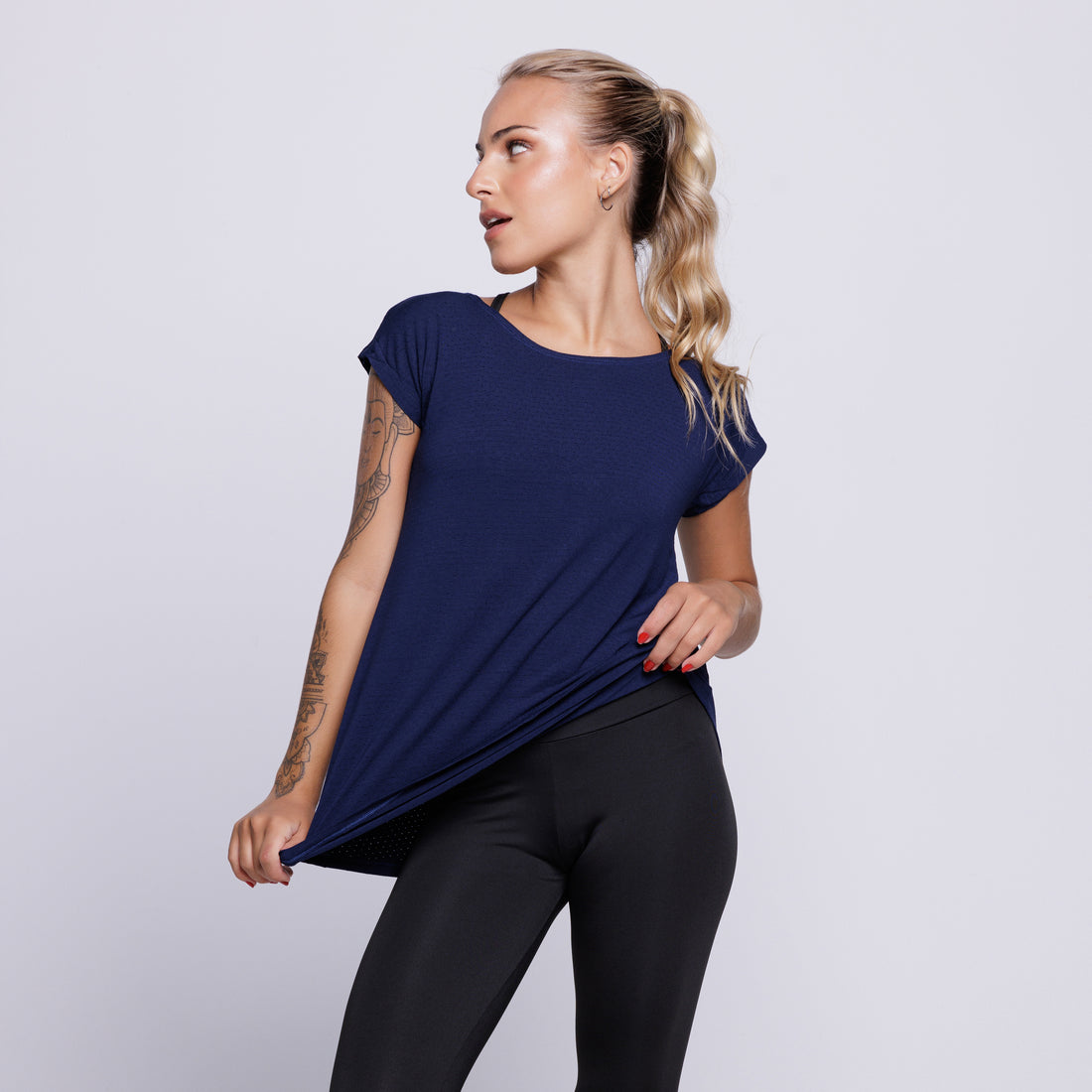 Blusa Fitness Furadinha Marinho - VEKYO