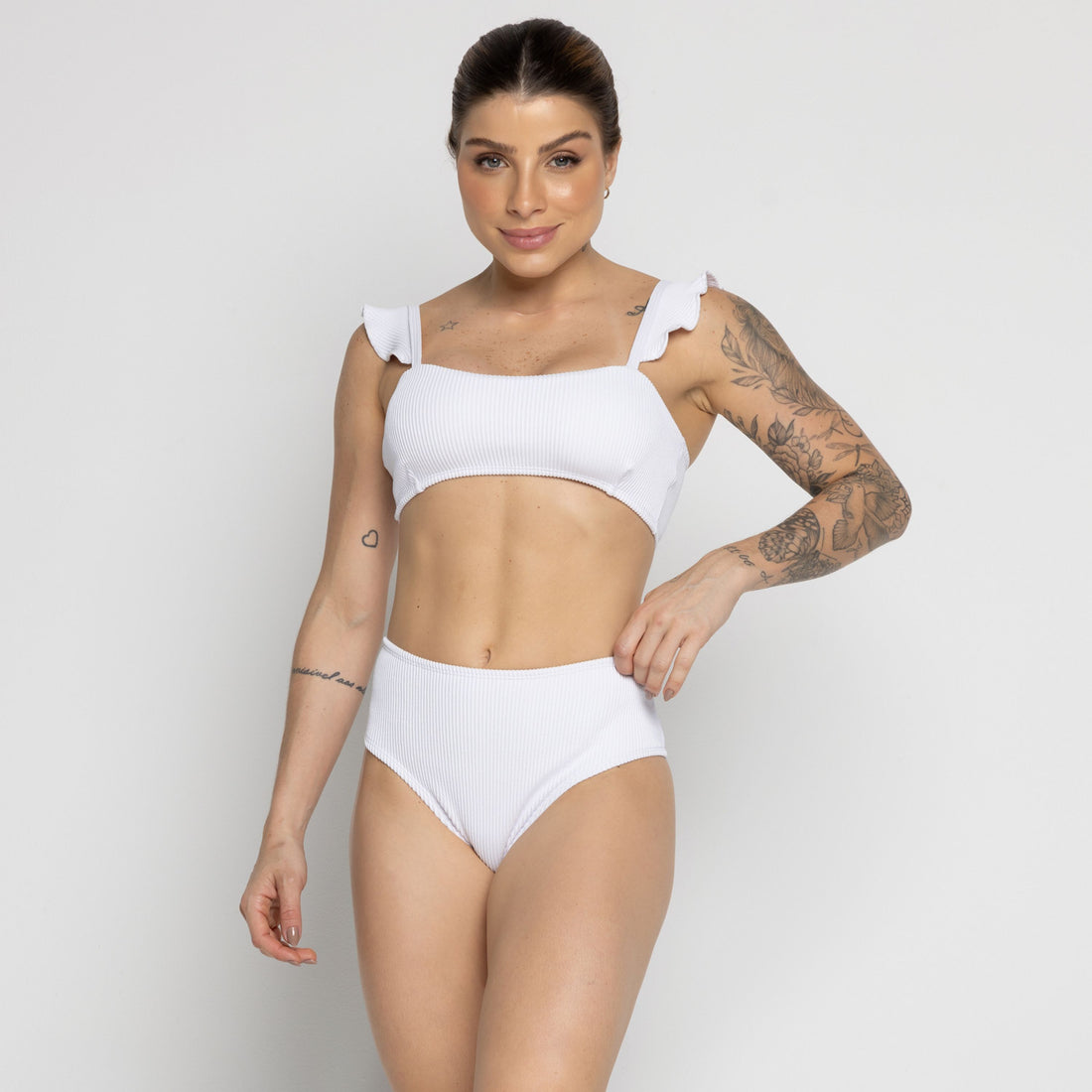 Biquíni Hot Pants Texturizado Com Babado Branco - VEKYO