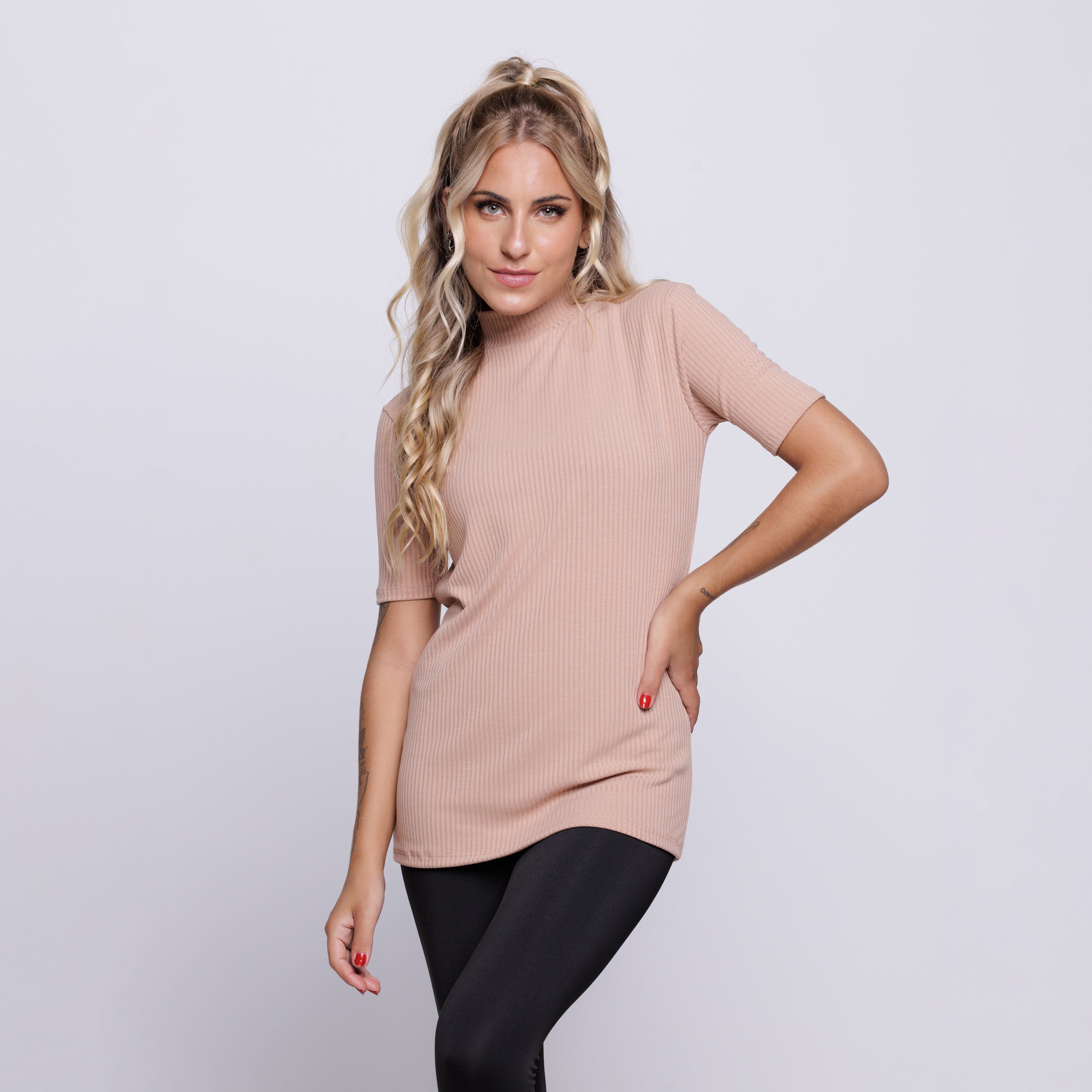 Blusa Canelada Gola Alta Manga Curta Bege - VEKYO