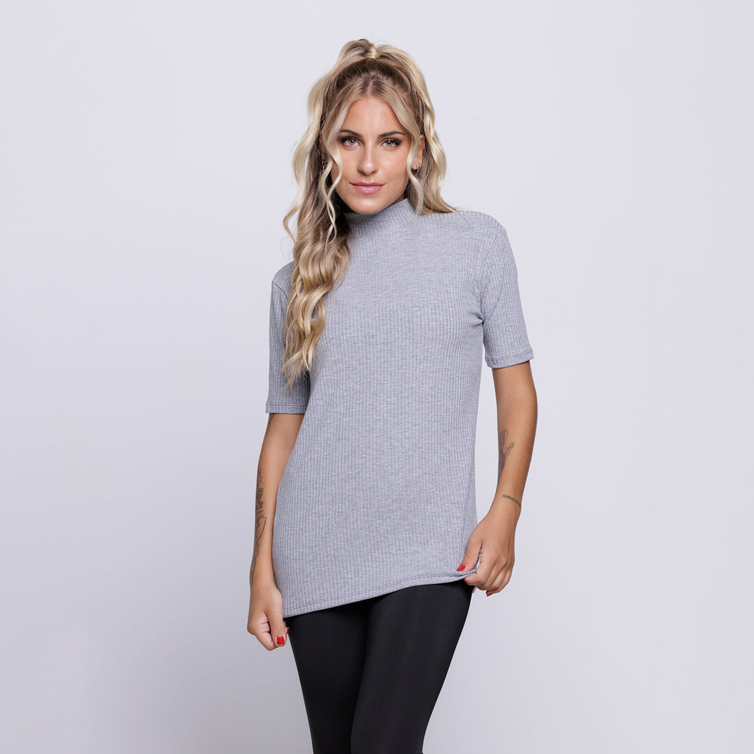 Blusa Canelada Gola Alta Manga Curta Cinza - VEKYO