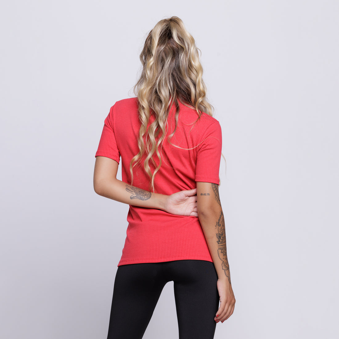 Blusa Canelada Gola Alta Manga Curta Vermelho - VEKYO