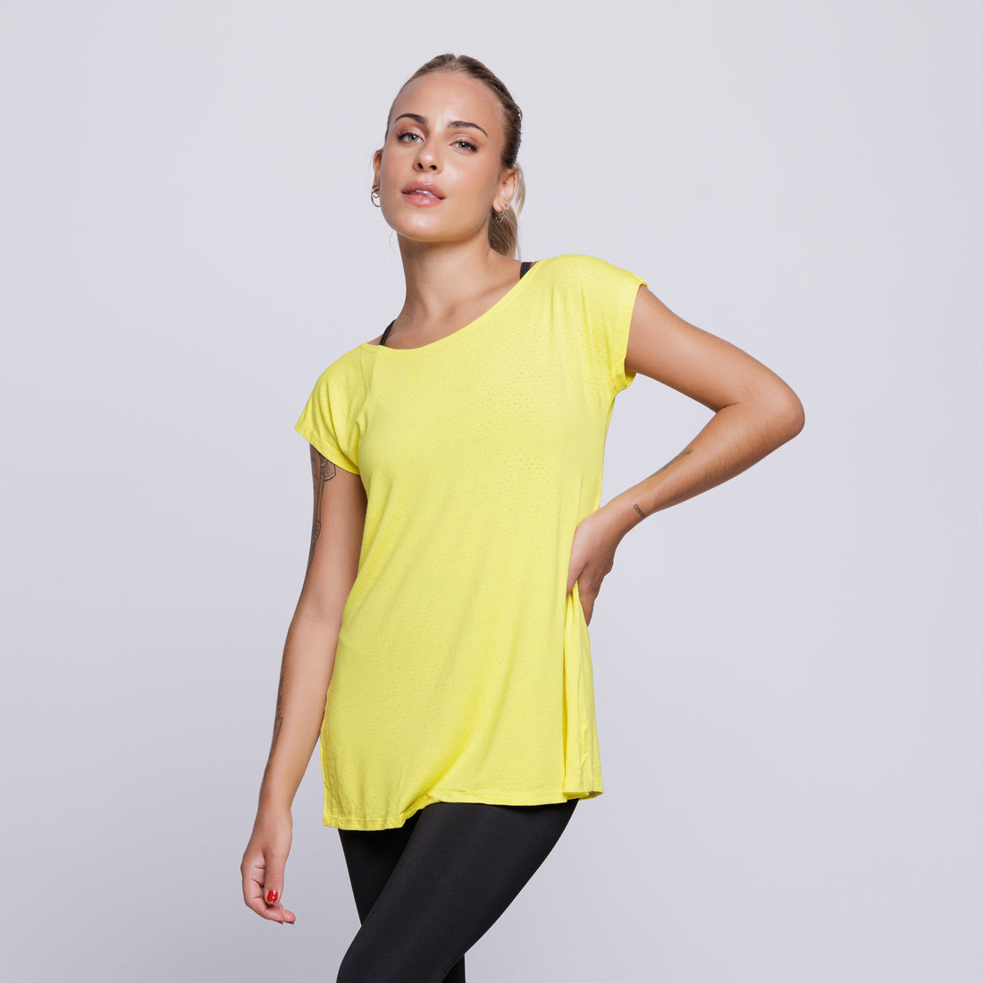 Blusa Fitness Furadinha Amarelo - VEKYO
