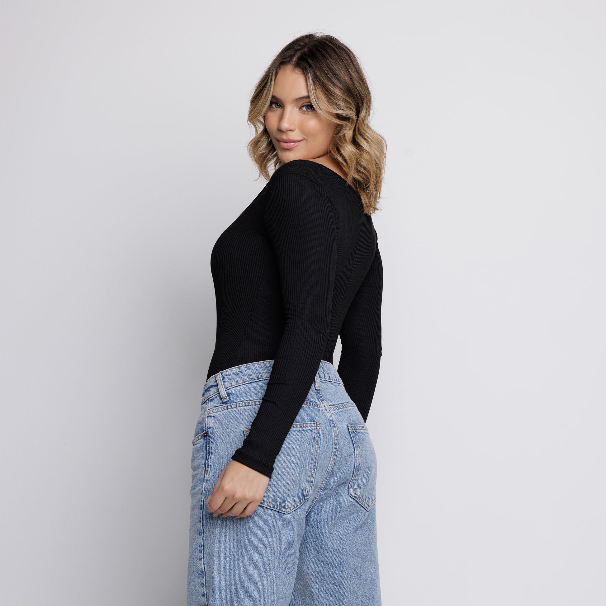 Body Canelado Manga Longa Preto - VEKYO