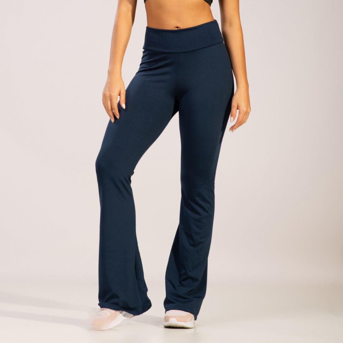 Calça Flare Peluciada Bailarina Marinho - VEKYO