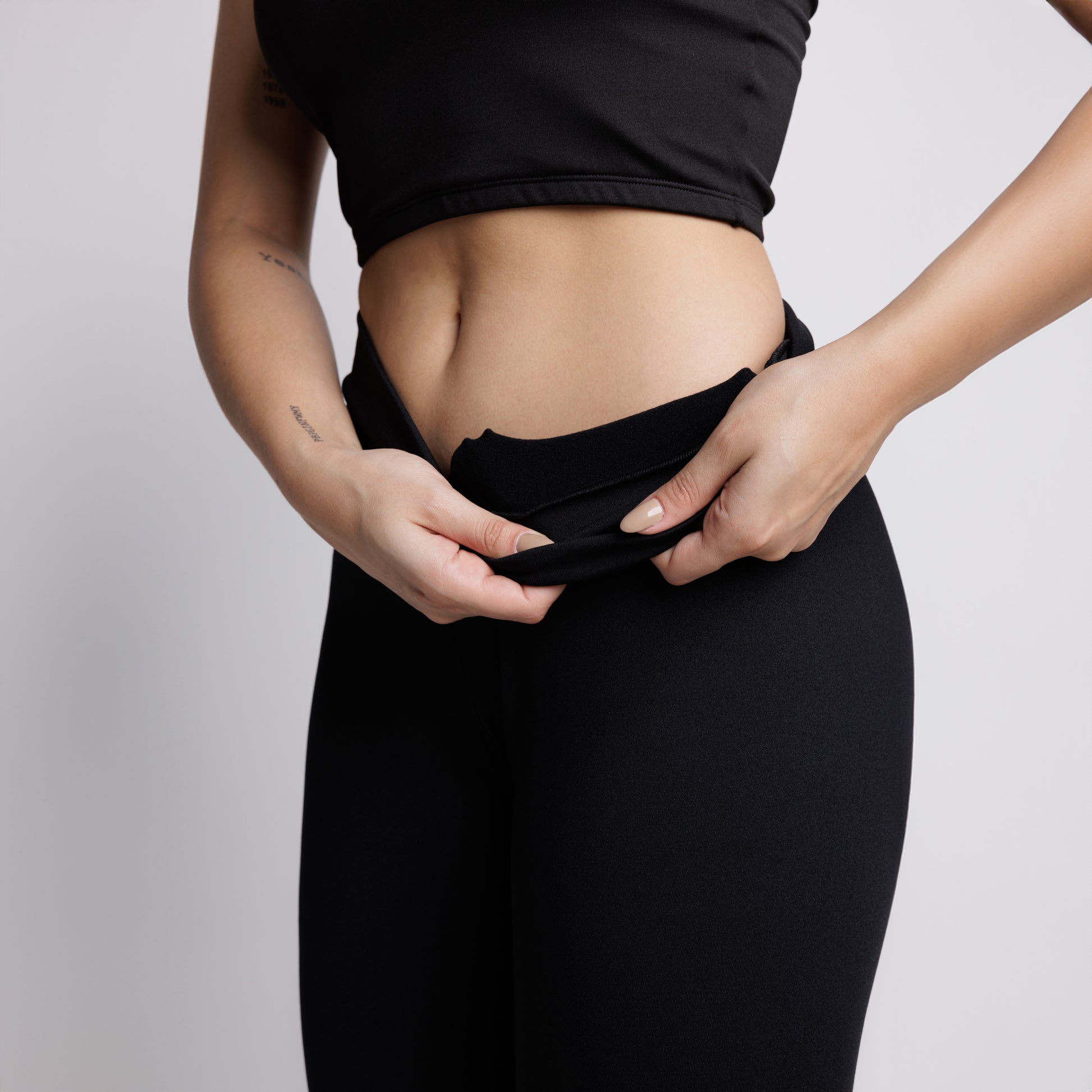 Calça Flare Peluciada Bailarina Preto - VEKYO