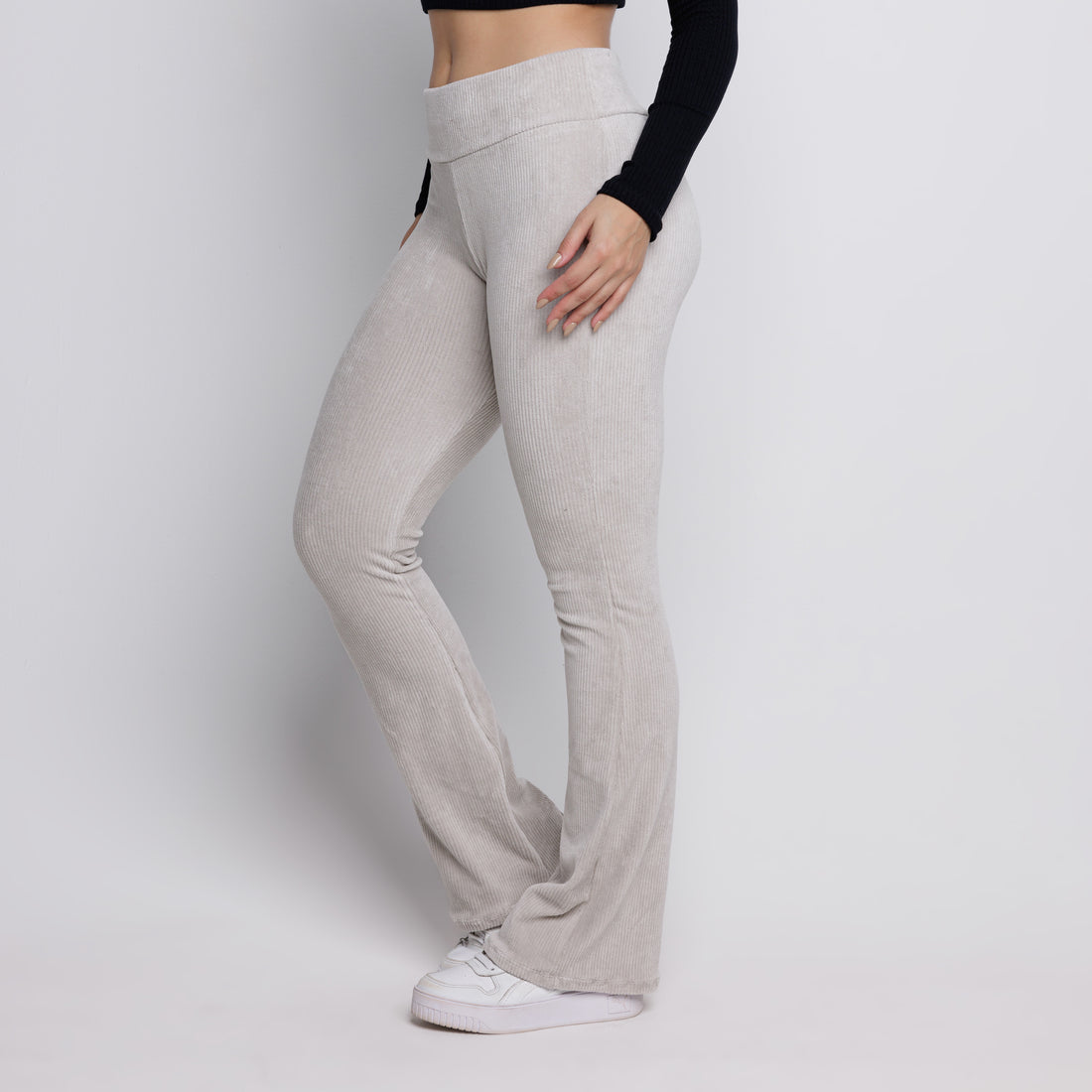 Calça Flare Veludo Cotelê Cintura Alta Cru - VEKYO