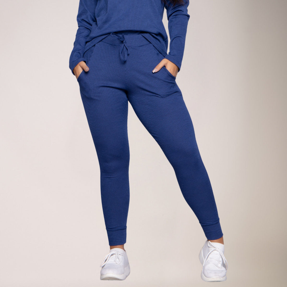 Calça Jogger Comfy Canelada Feminina Com Bolso Marinho - VEKYO