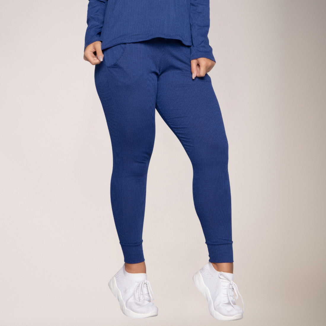 Calça Jogger Comfy Canelada Feminina Com Bolso Marinho - VEKYO
