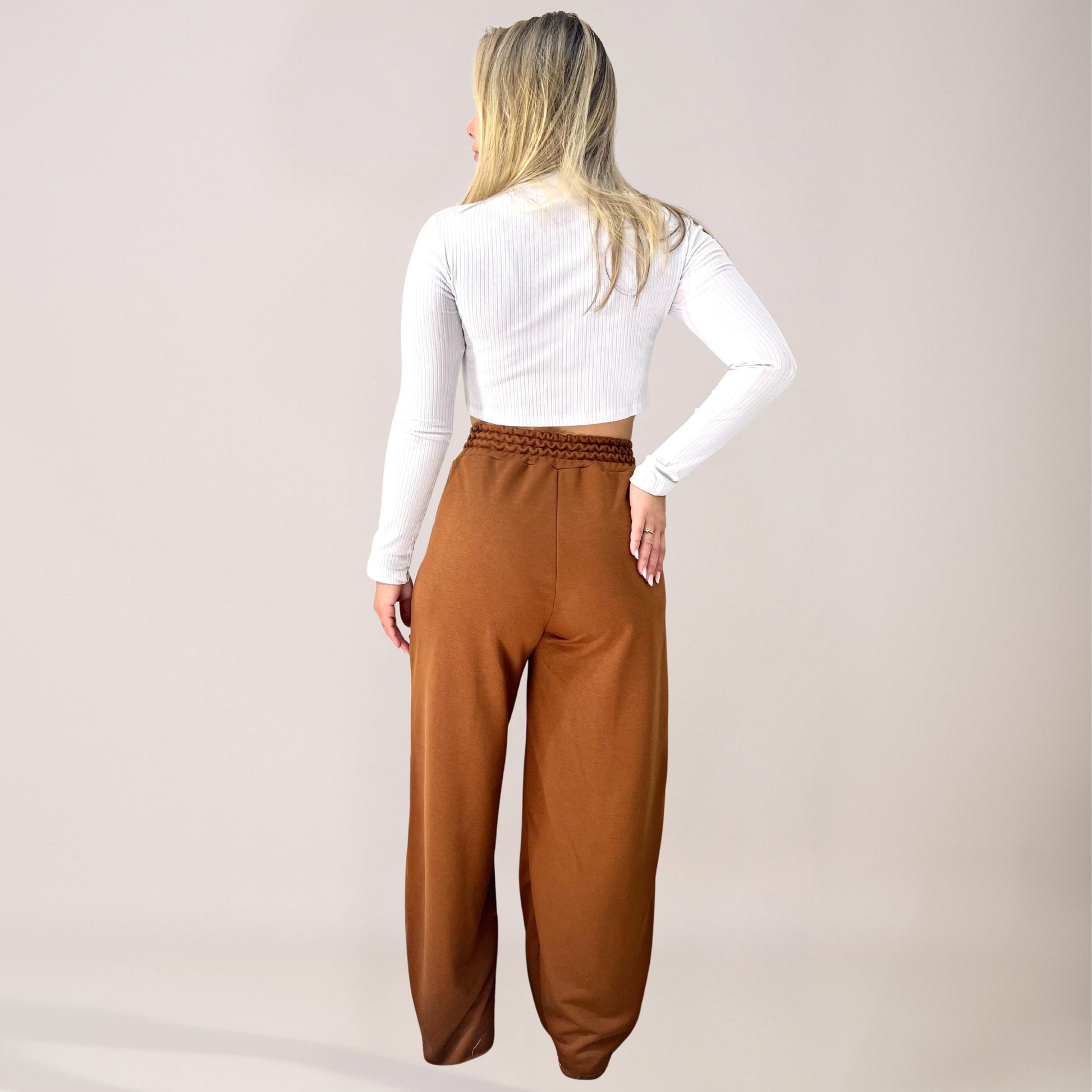 Calça Wide Leg Pantalona Cintura Alta Bolso Moletinho Marrom - VEKYO