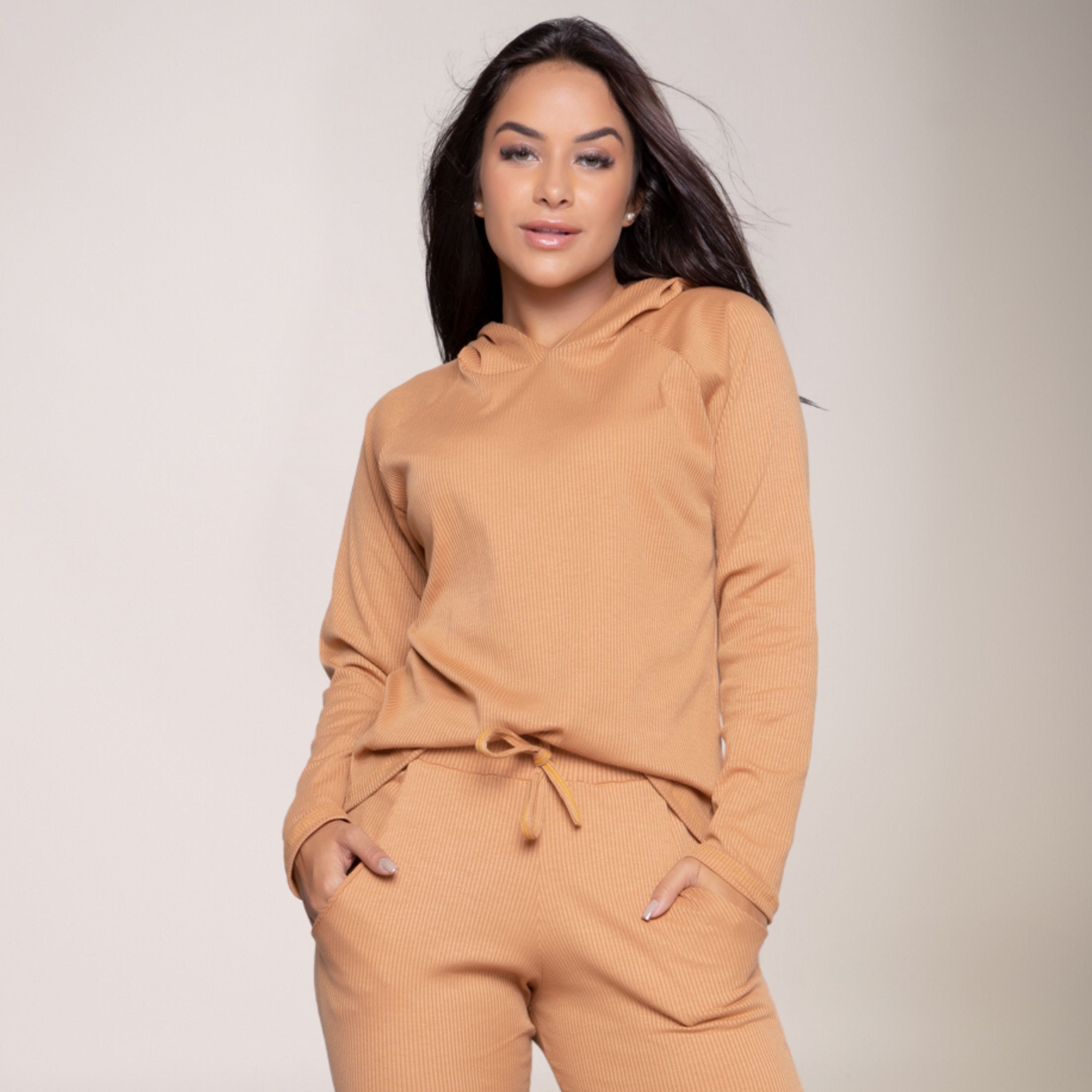 Casaco Feminino Canelada Com Capuz Comfy Caramelo - VEKYO