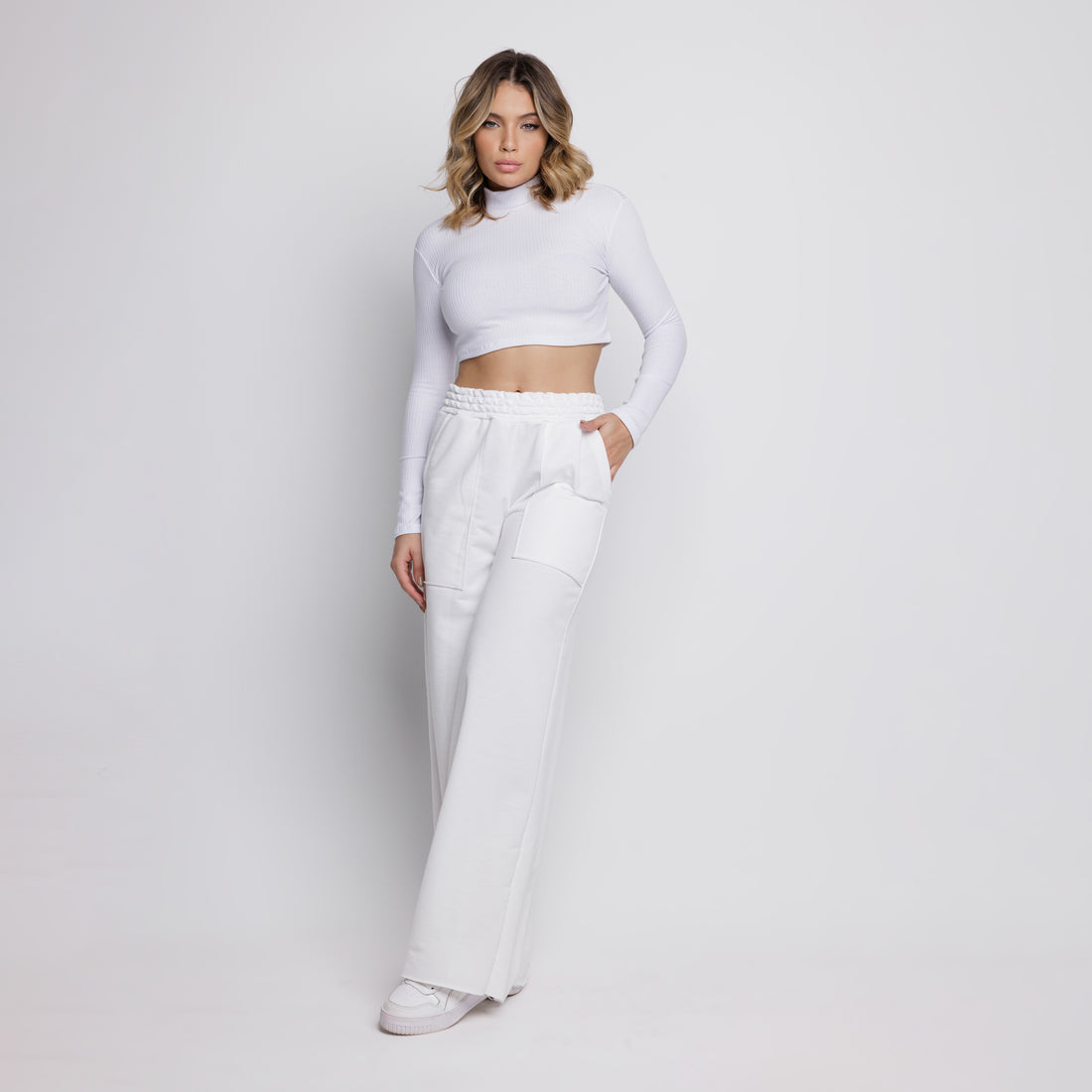 Cropped Manga Longa Canelado Gola Alta Branco - VEKYO