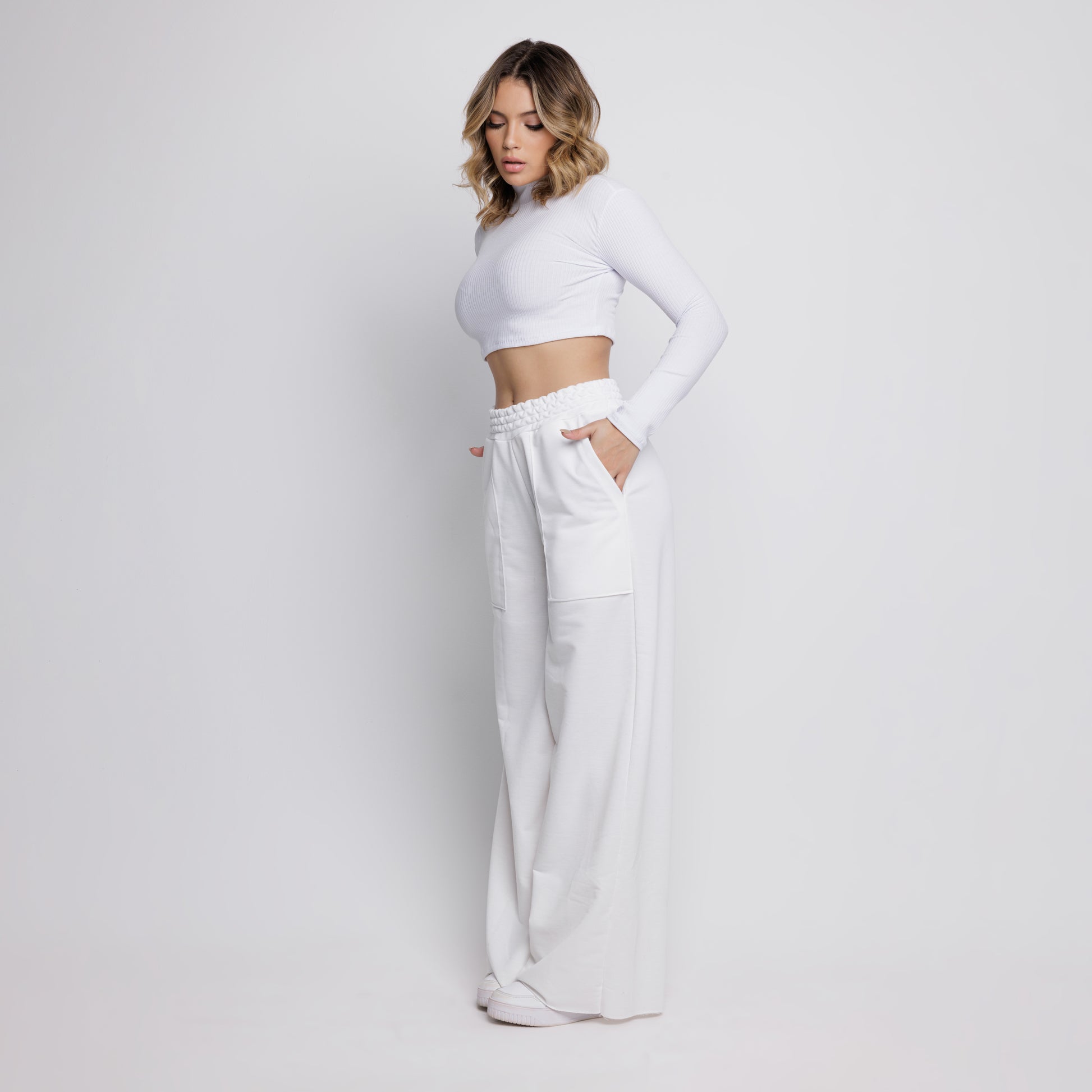 Cropped Manga Longa Canelado Gola Alta Branco - VEKYO