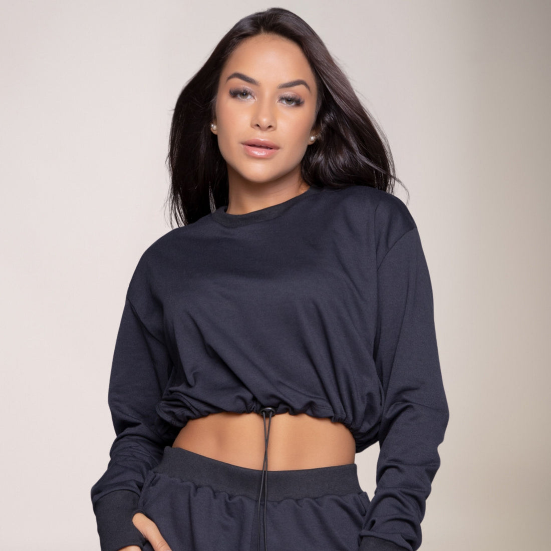 Cropped Manga Longa Moletinho Com Regulagem Preto - VEKYO