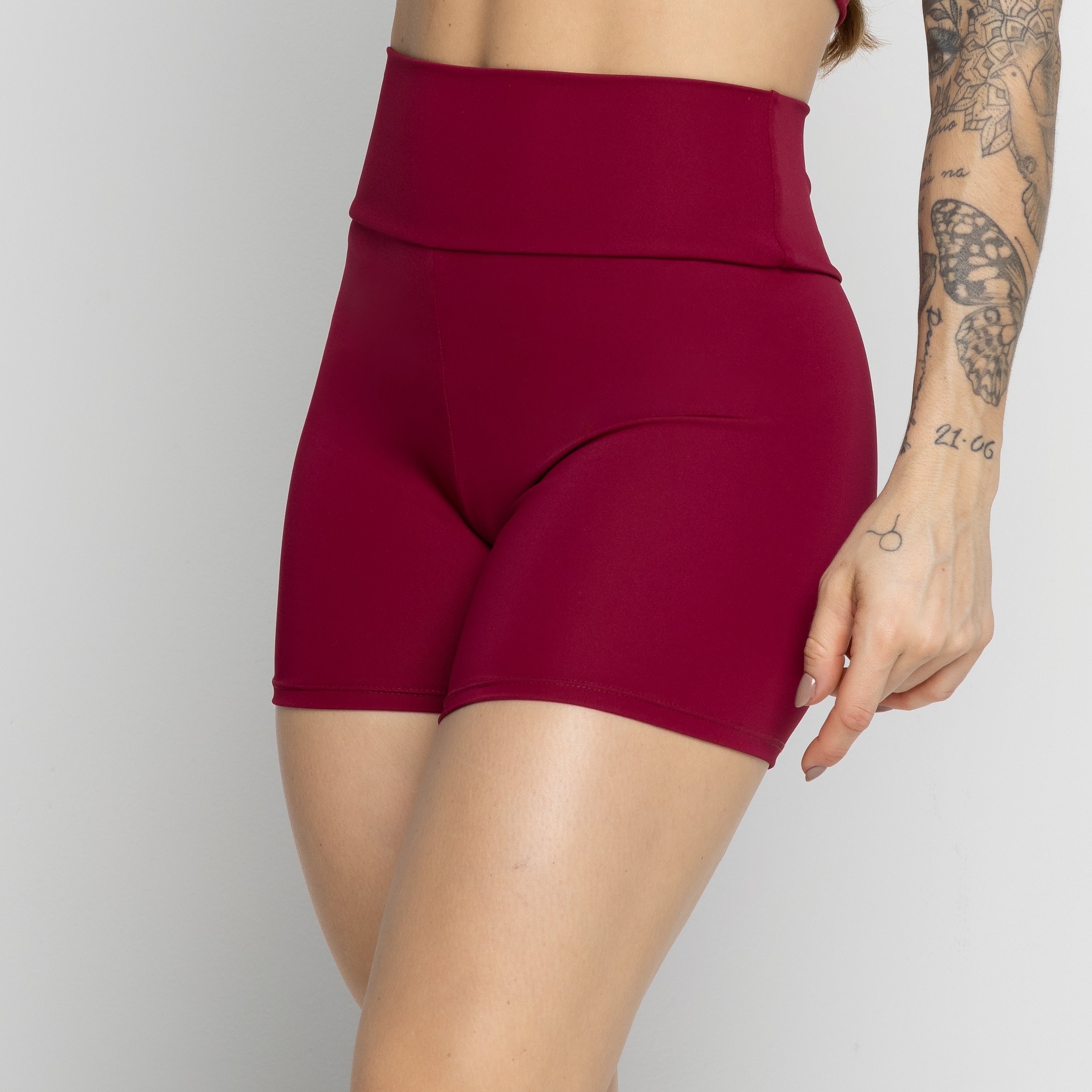 Short Fitness Not So Basic Vinho - VEKYO