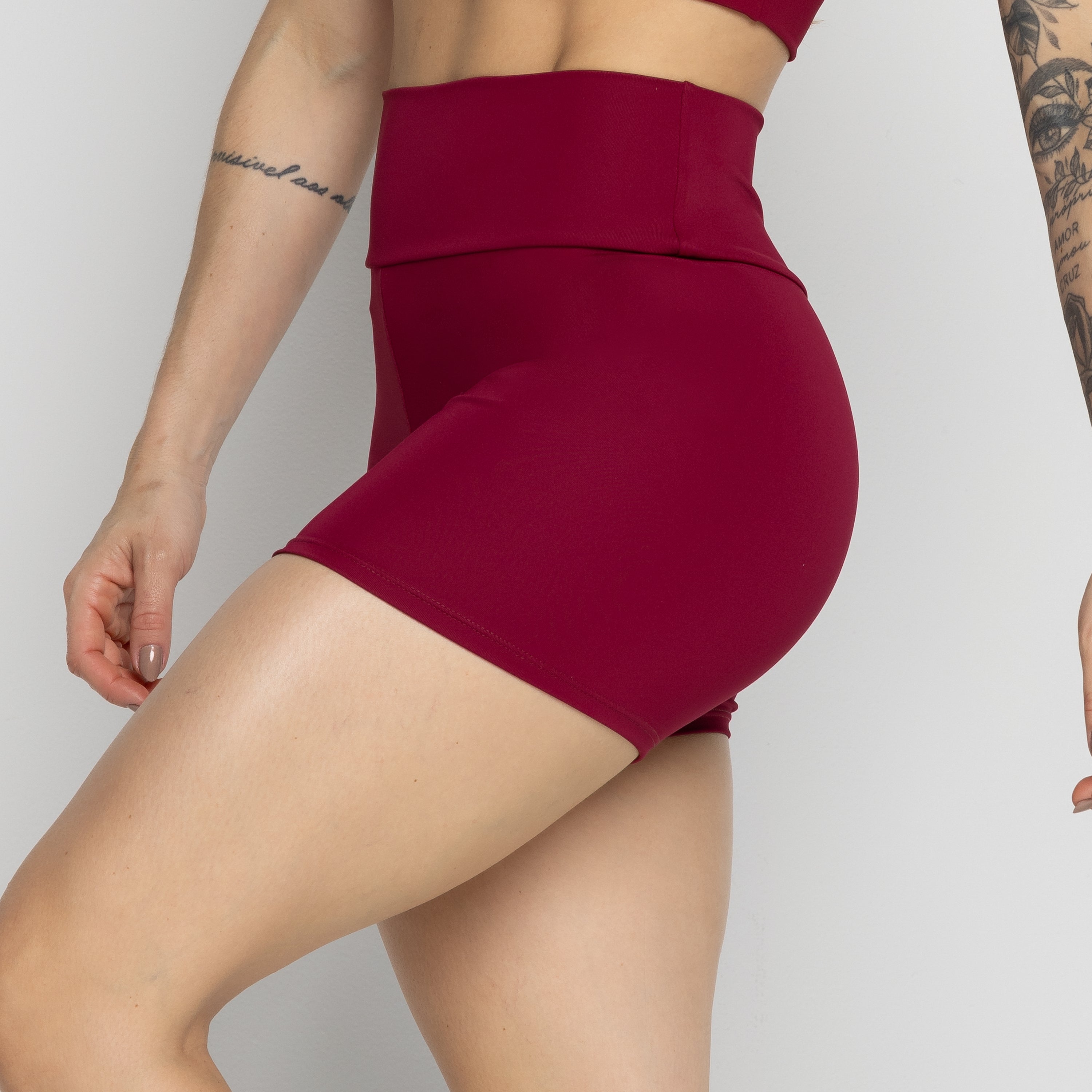 Short Fitness Not So Basic Vinho - VEKYO