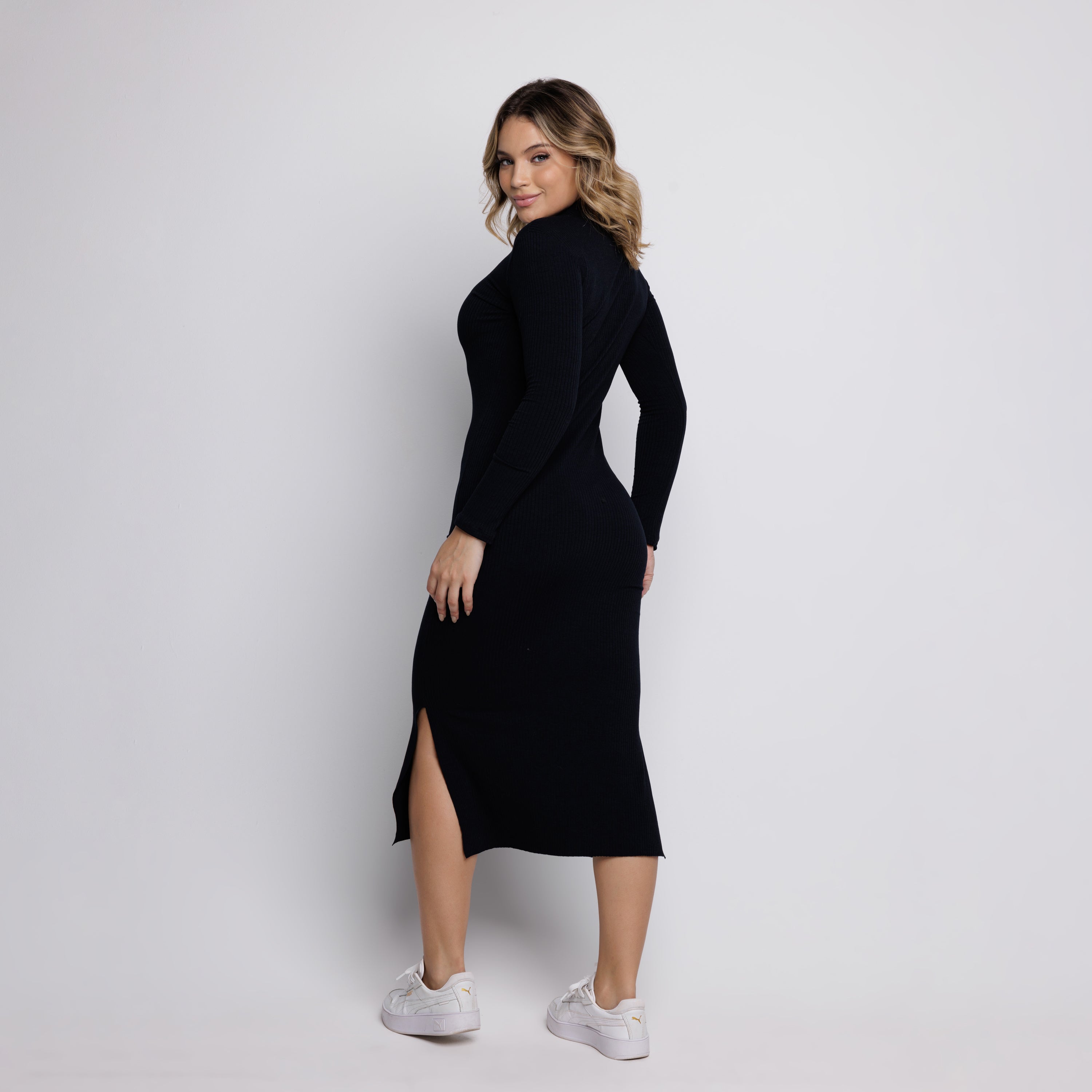 Vestido Midi Canelado Gola Alta Manga Longa Preto - VEKYO