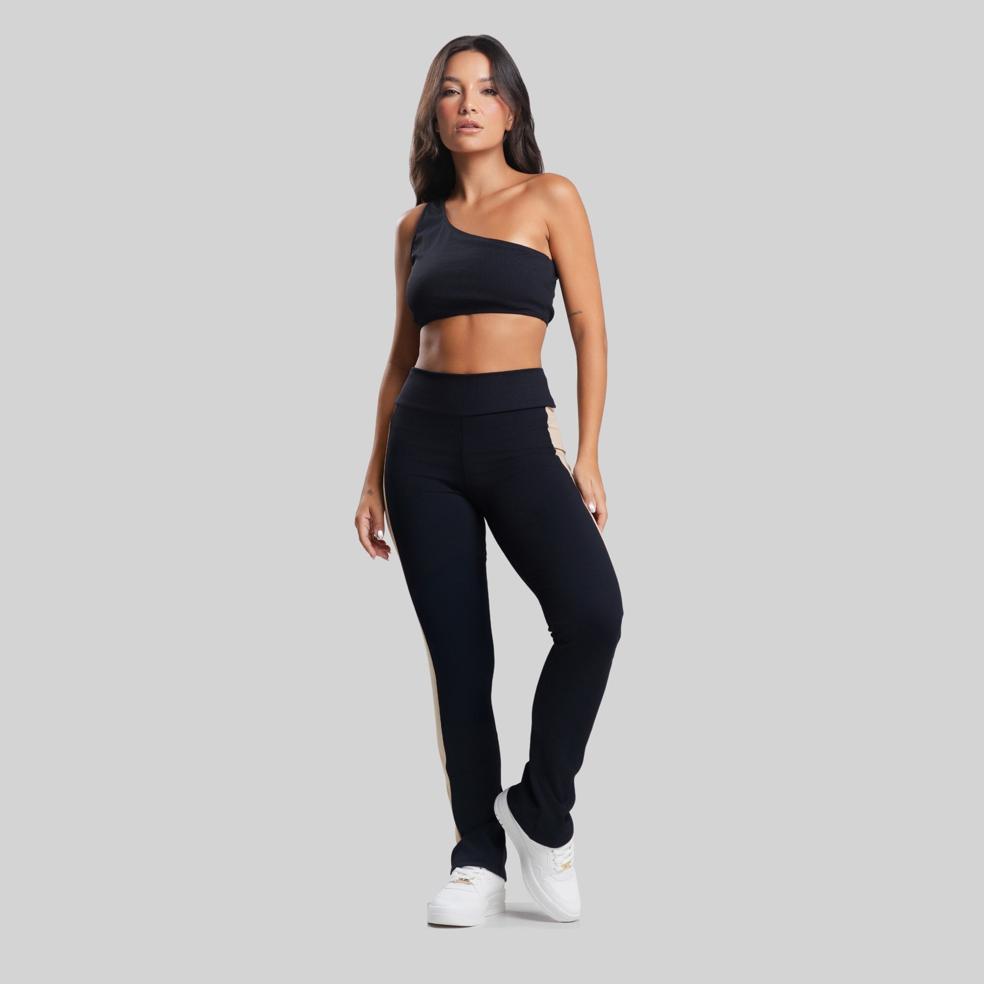 Conjunto Top Ombro Só e Calça Flare Bicolor Canelada Preto - VEKYO