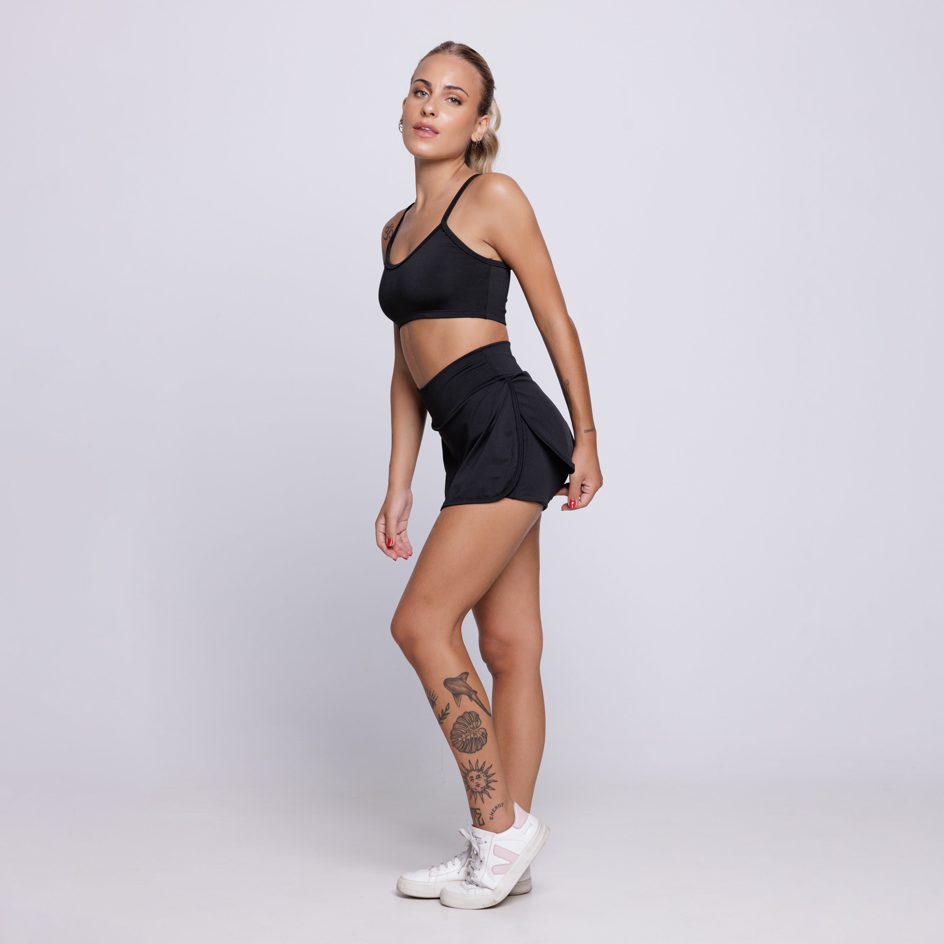 Conjunto Top Alça Fina e Short Saia Suplex Preto - VEKYO