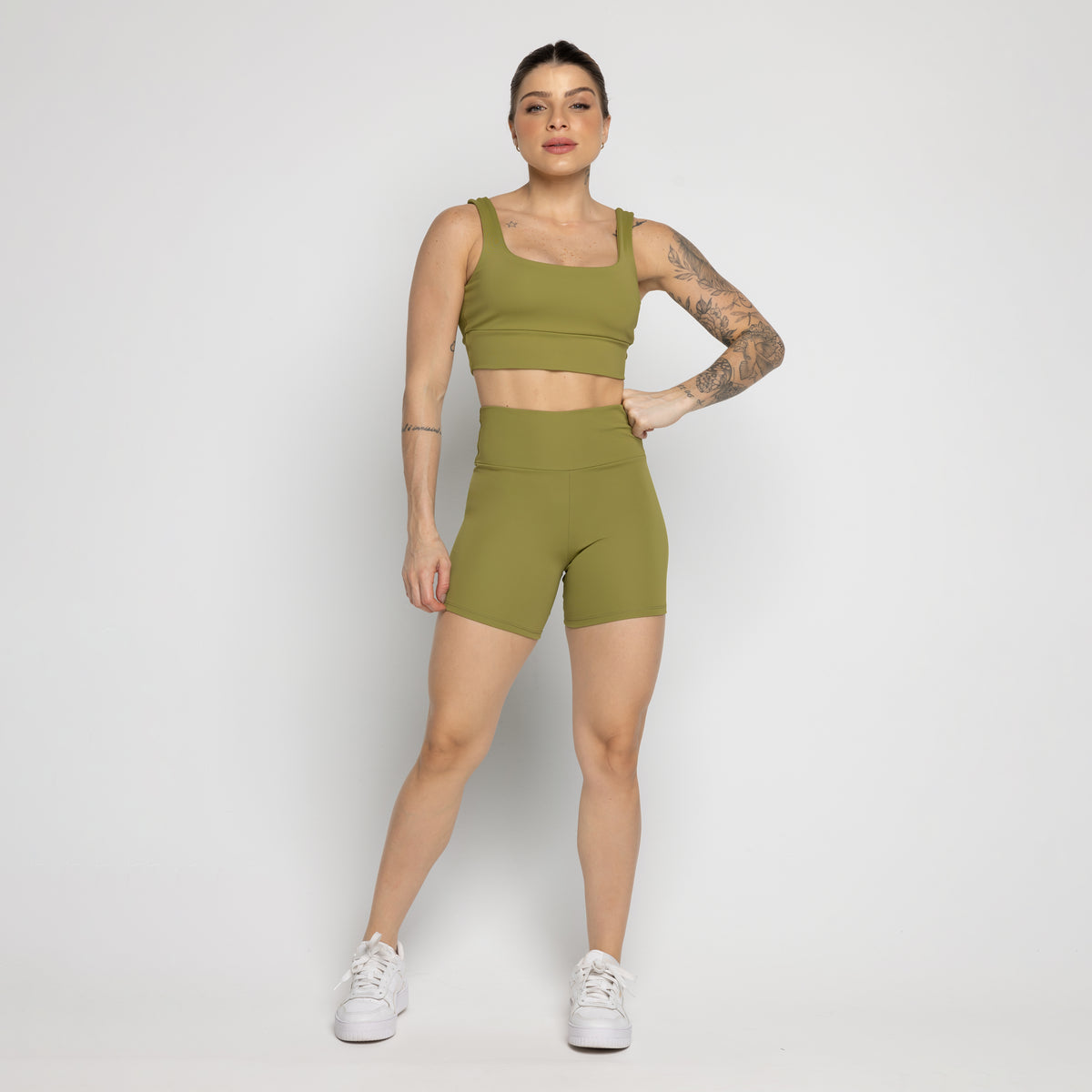 Conjunto Feminino Fitness Top e Short Not So Basic Verde