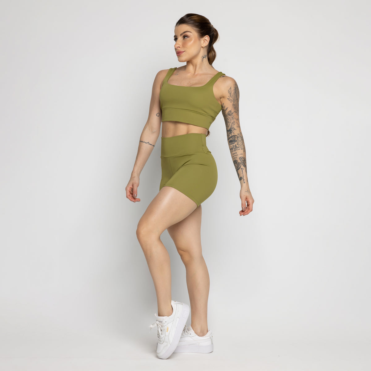 Conjunto Feminino Fitness Top e Short Not So Basic Verde