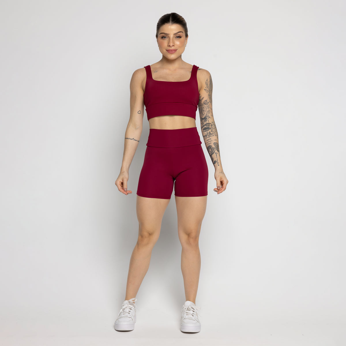 Conjunto Feminino Fitness Top e Short Not So Basic Vinho