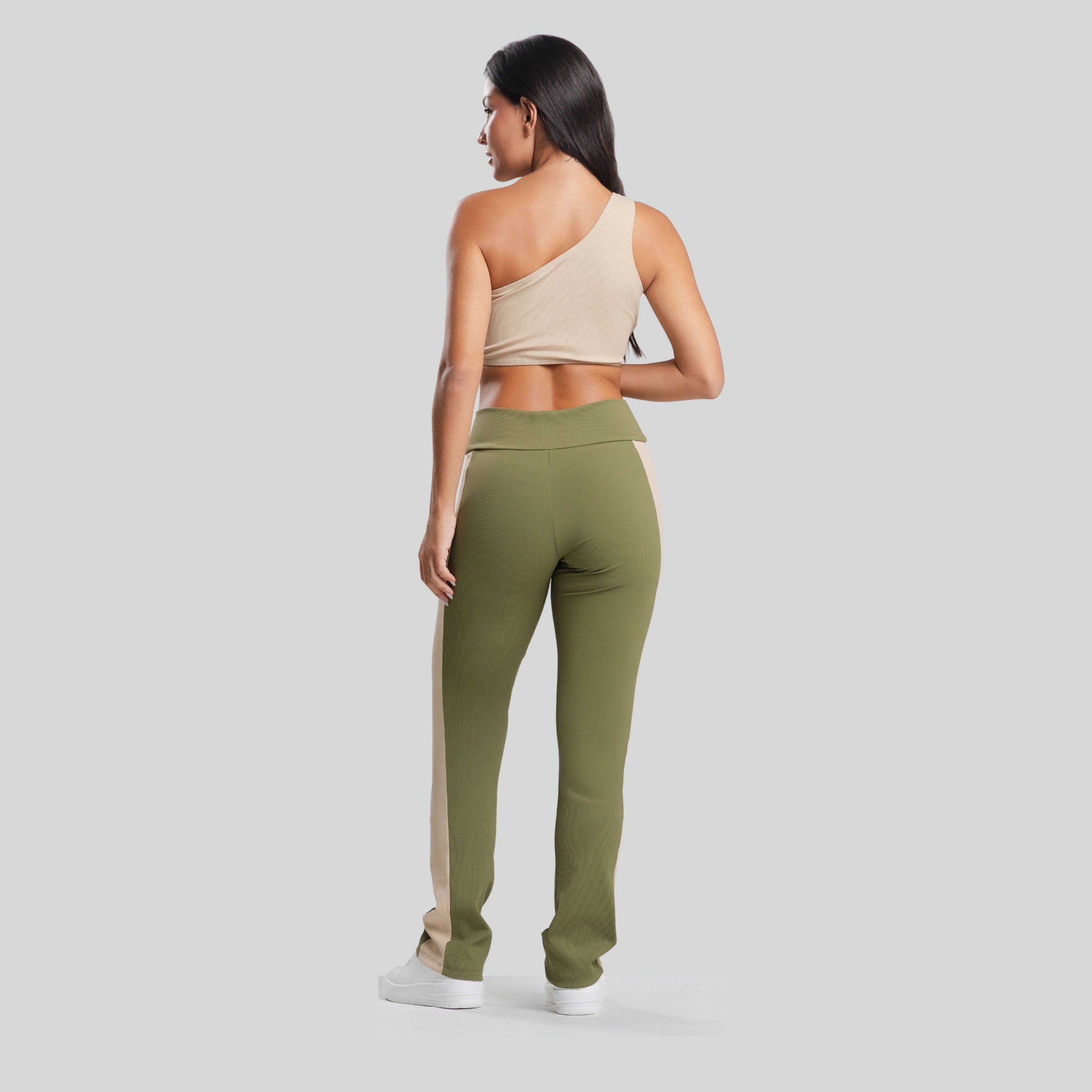 Conjunto Top Ombro Só e Calça Flare Bicolor Canelada Bege e Verde - VEKYO