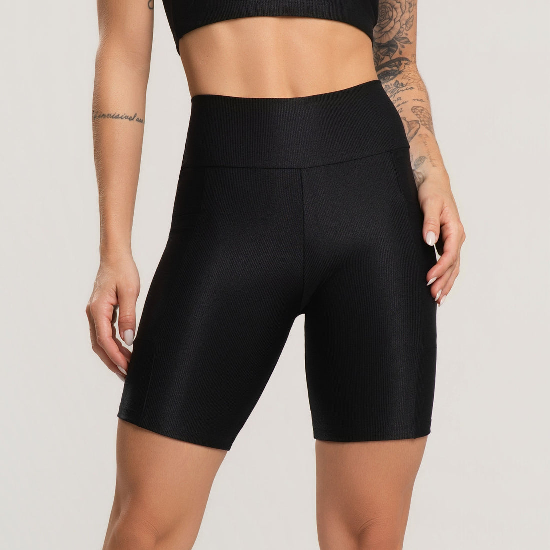 Bermuda Fitness Feminina Canelada Com Bolso Active Preto - VEKYO