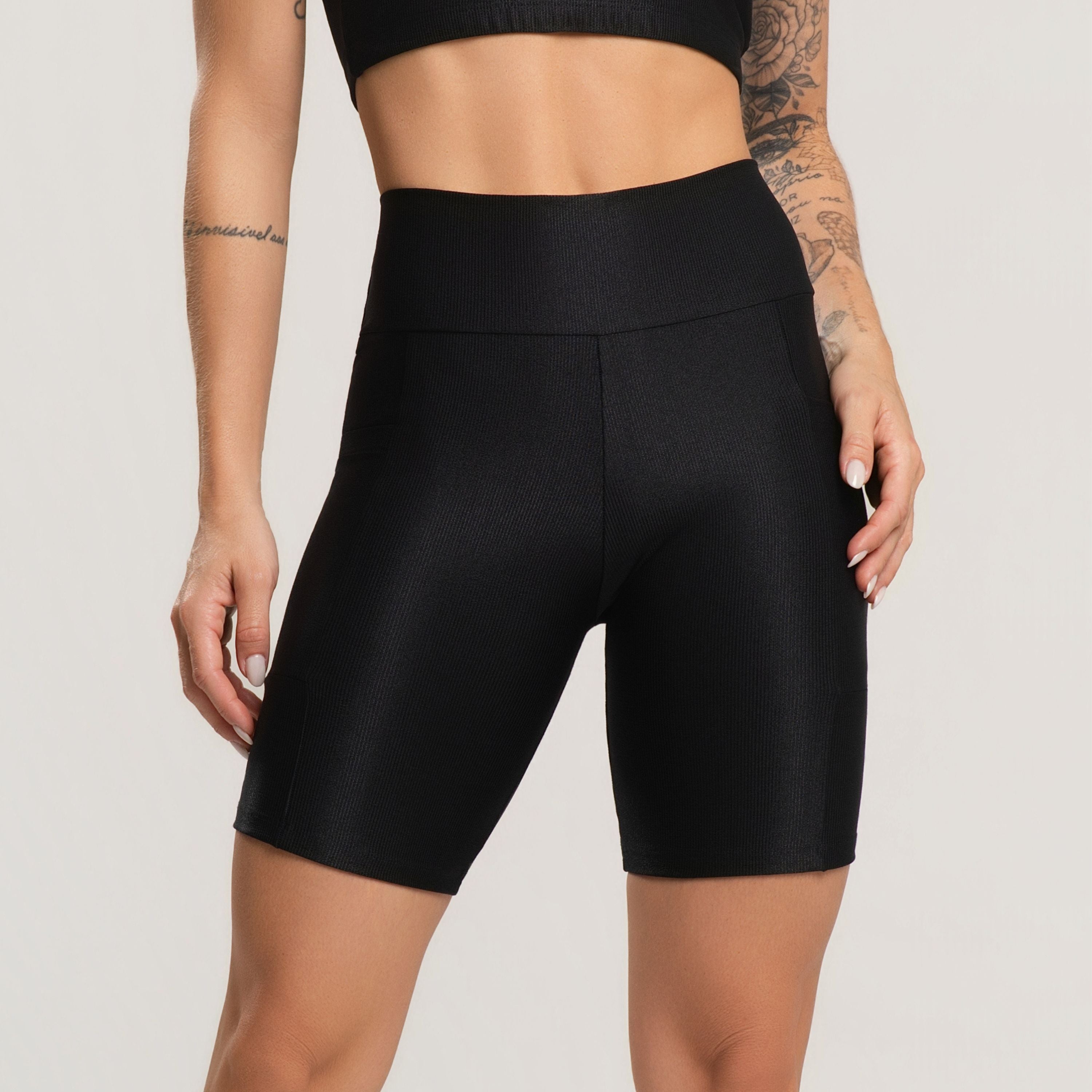 Bermuda Fitness Feminina Canelada Com Bolso Active Preto - VEKYO