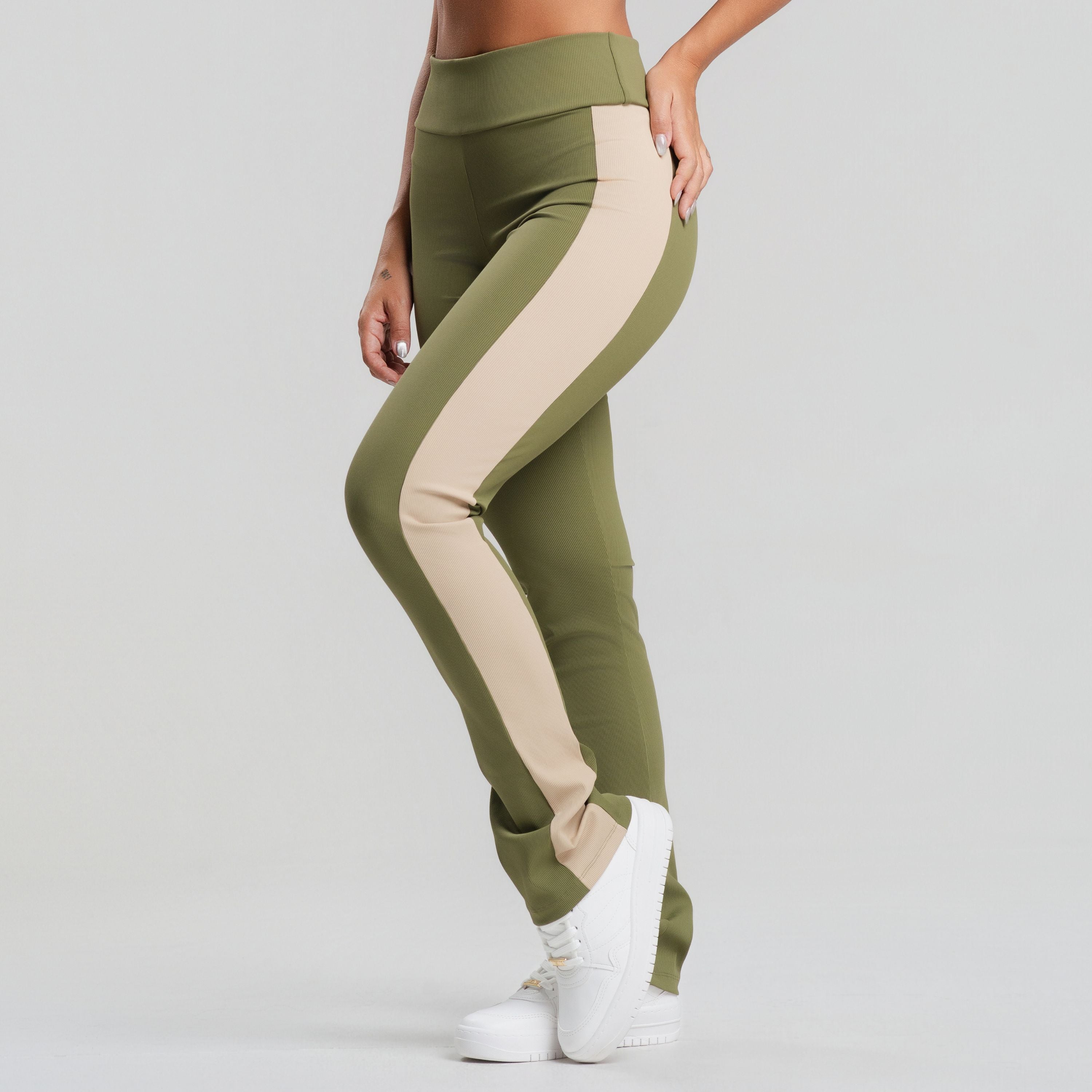 Calça Flare Canelada Bicolor Verde - VEKYO