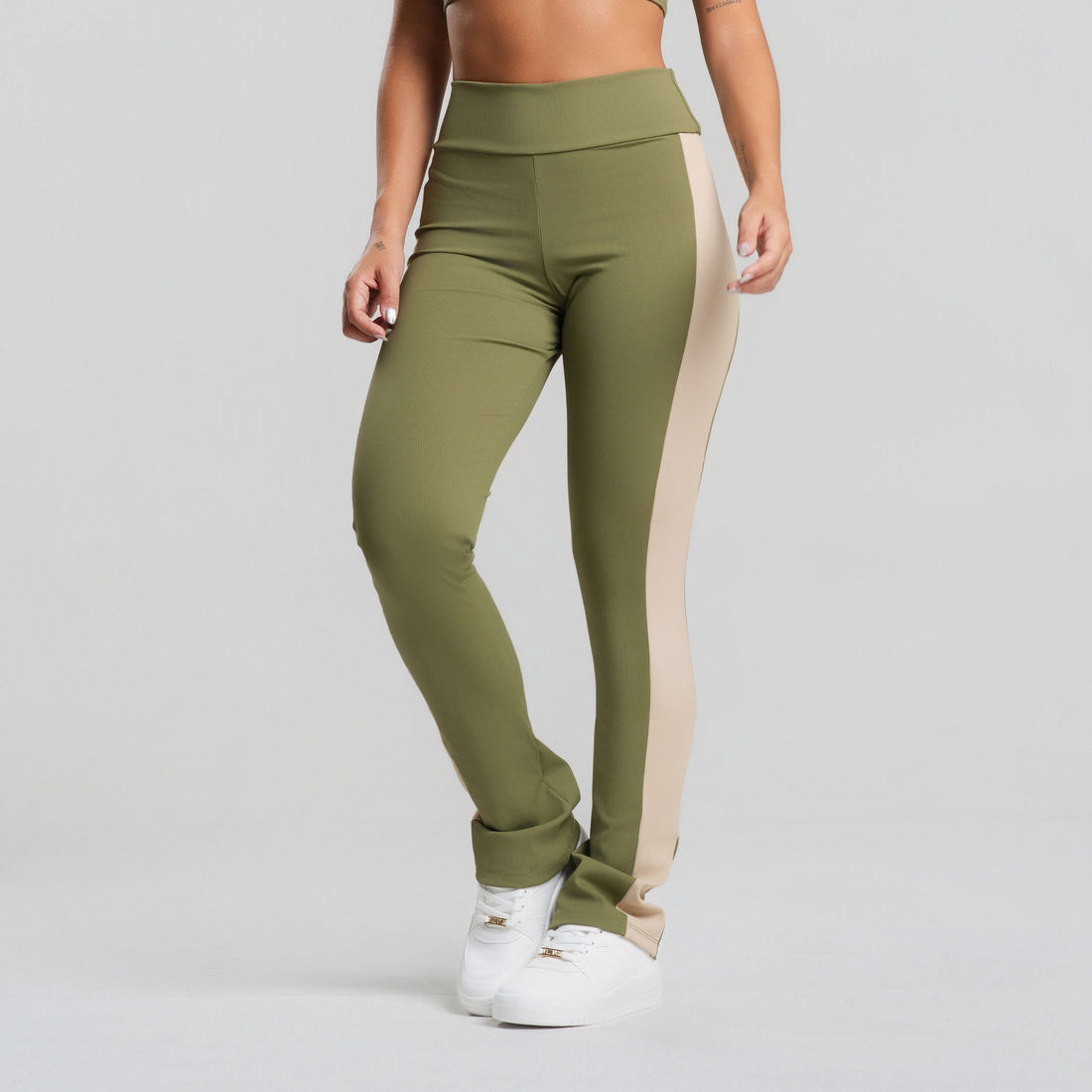 Calça Flare Canelada Bicolor Verde - VEKYO