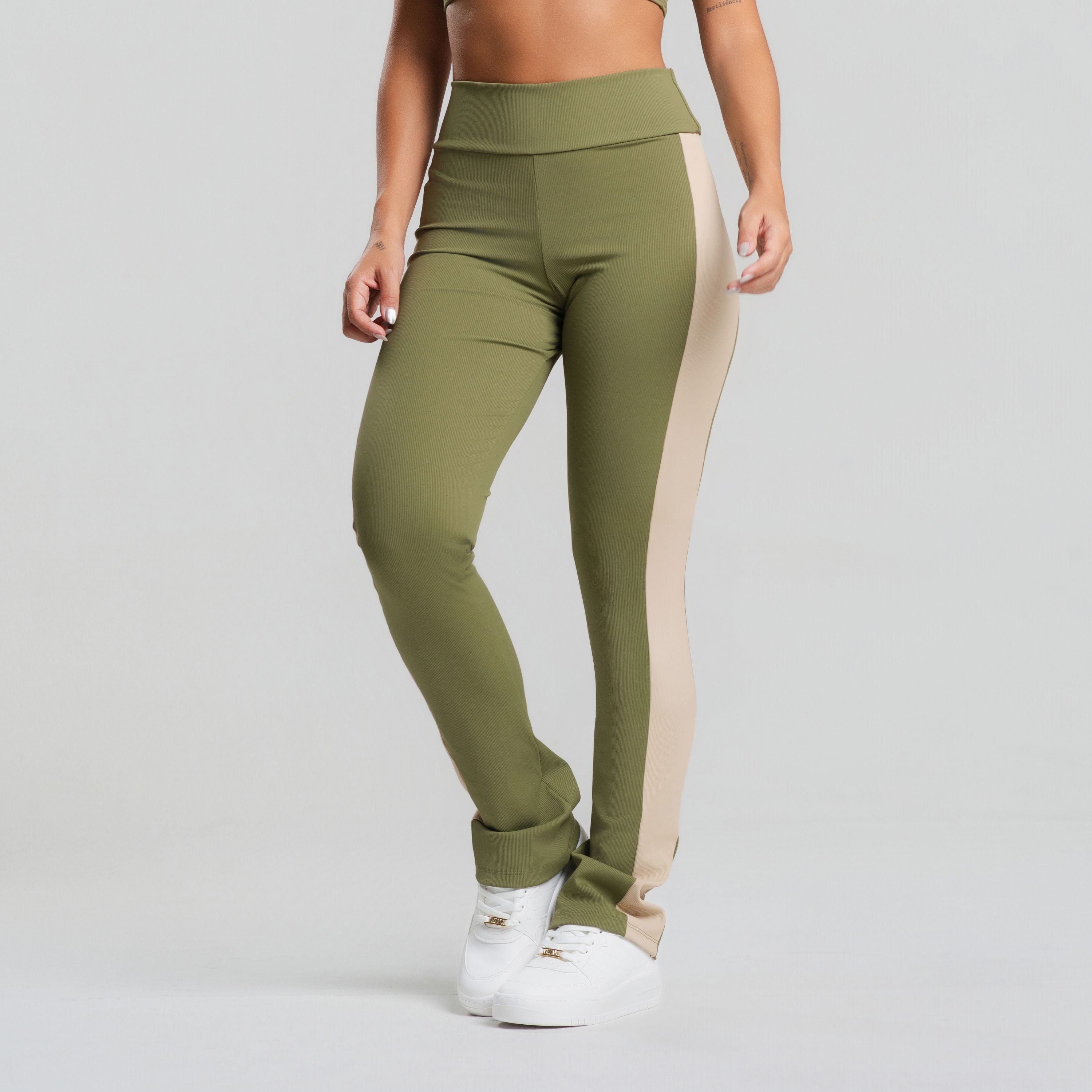 Calça Flare Canelada Bicolor Verde - VEKYO