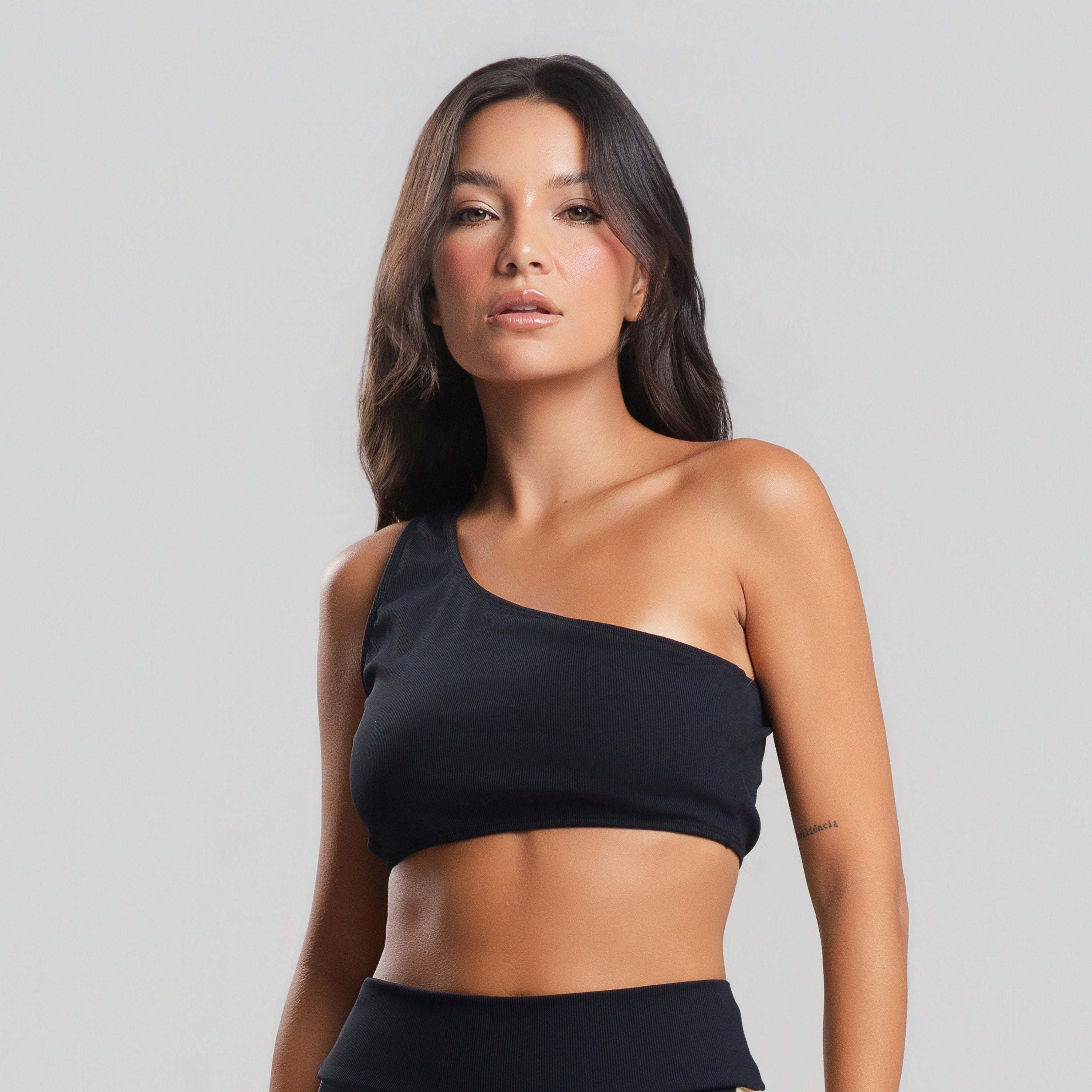 Top Canelado Um Obro Só Preto