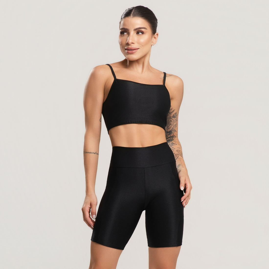 Conjunto Fitness Feminino Top e Bermuda Canelado ACTIVE Preto - VEKYO