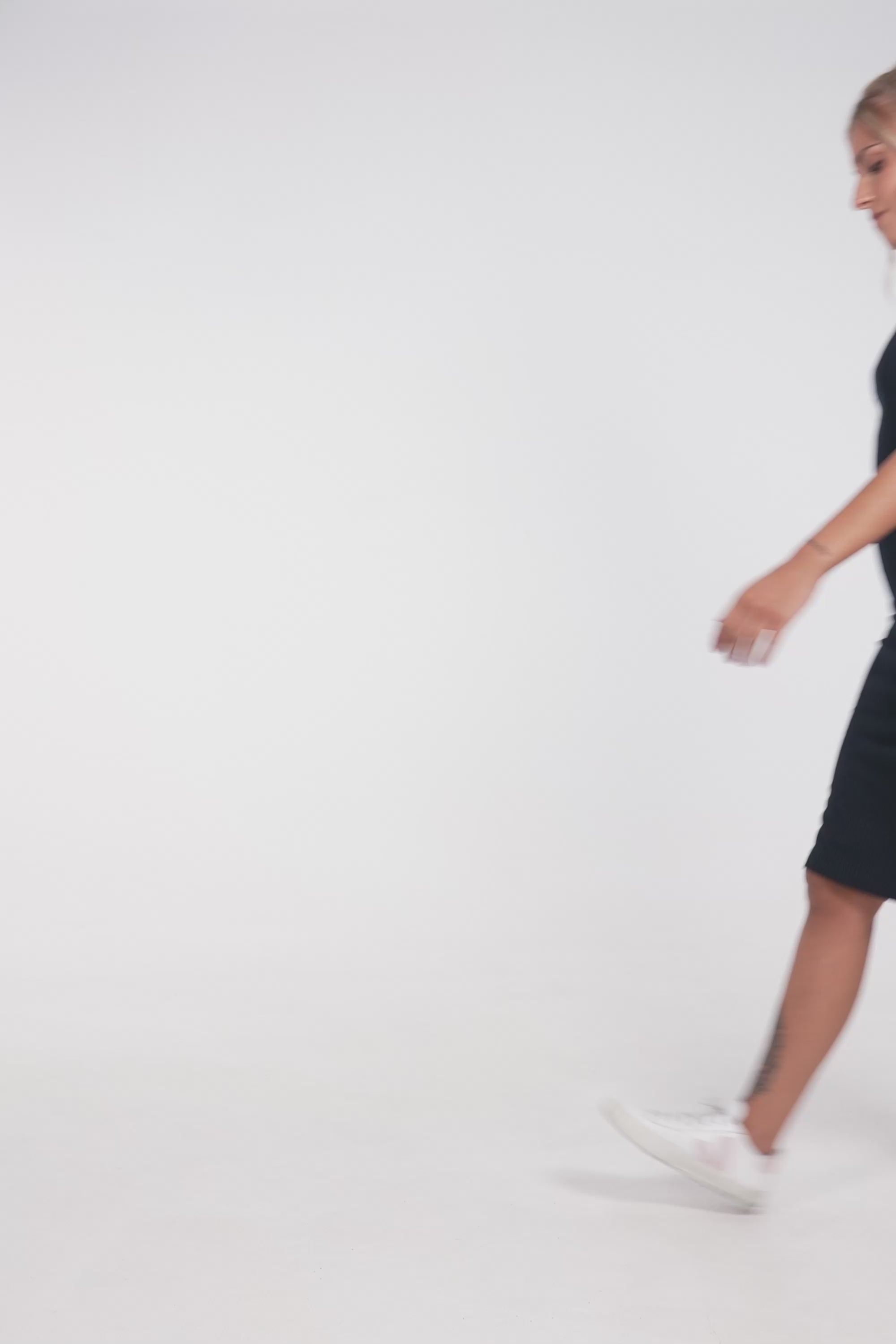 Vestido Midi Canelado Manga Curta e Manga Longa Preto