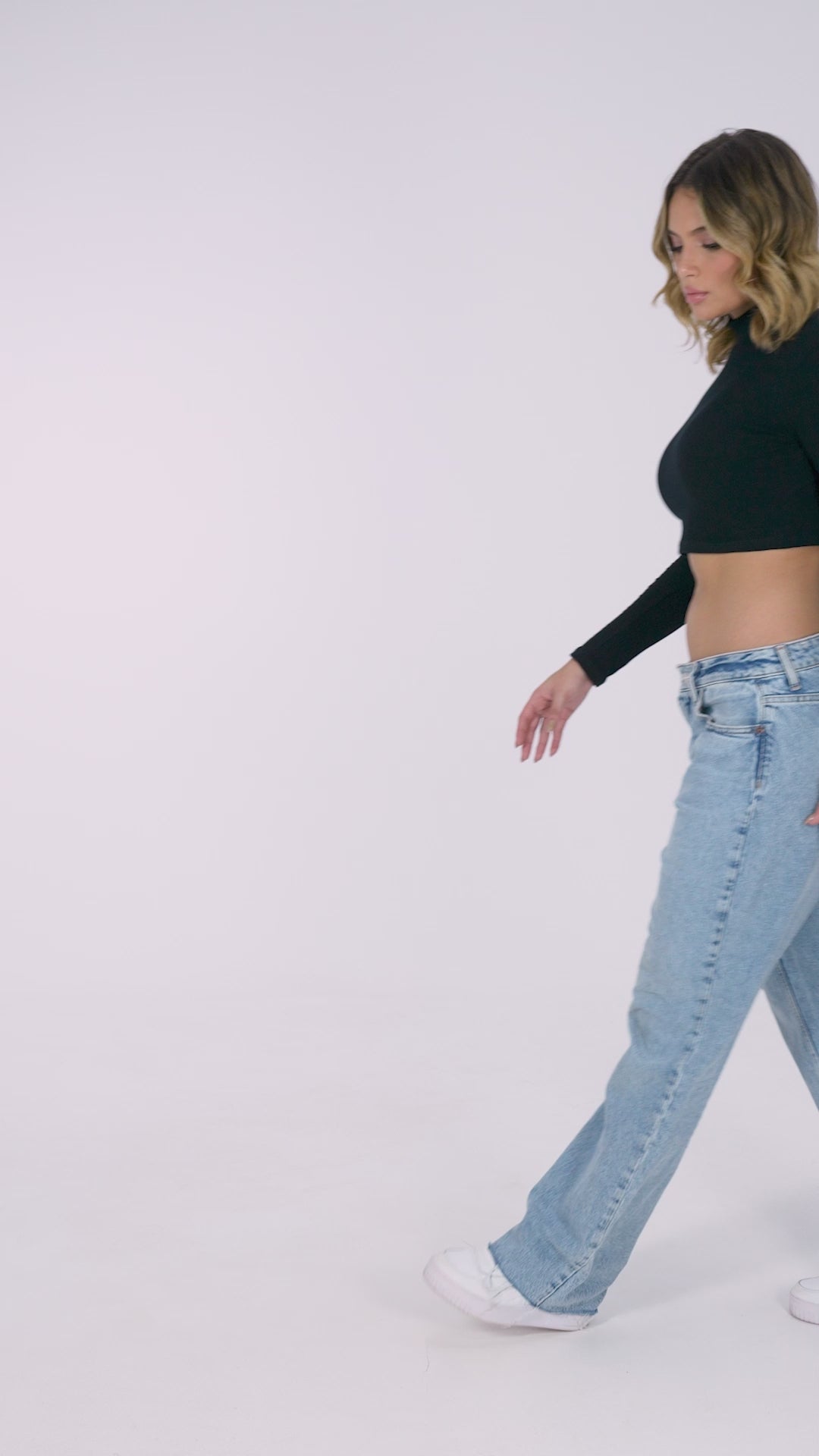 Cropped Manga Longa Canelado Gola Alta Preto