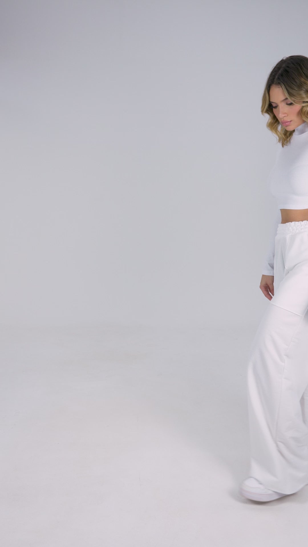 Cropped Manga Longa Canelado Gola Alta Branco