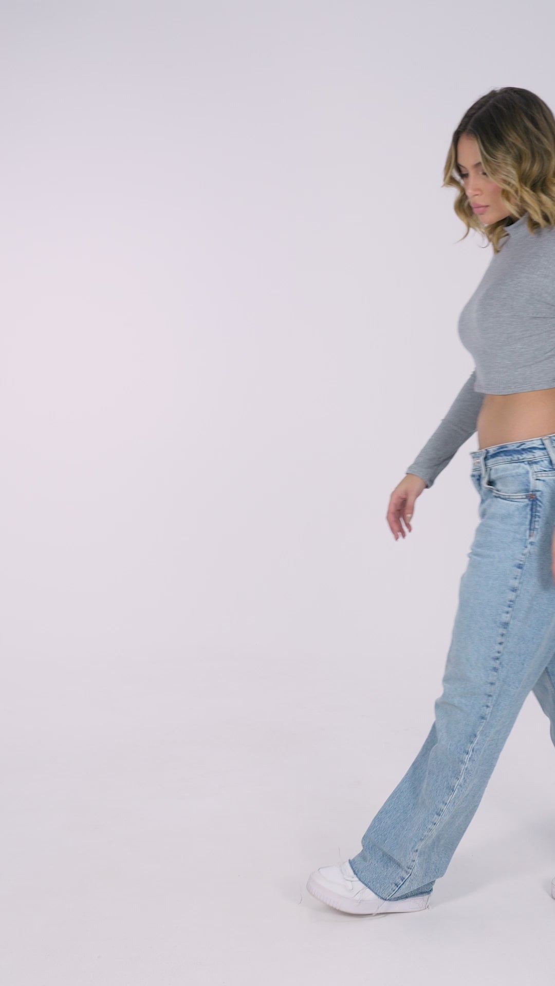 Cropped Manga Longa Canelado Gola Alta Cinza