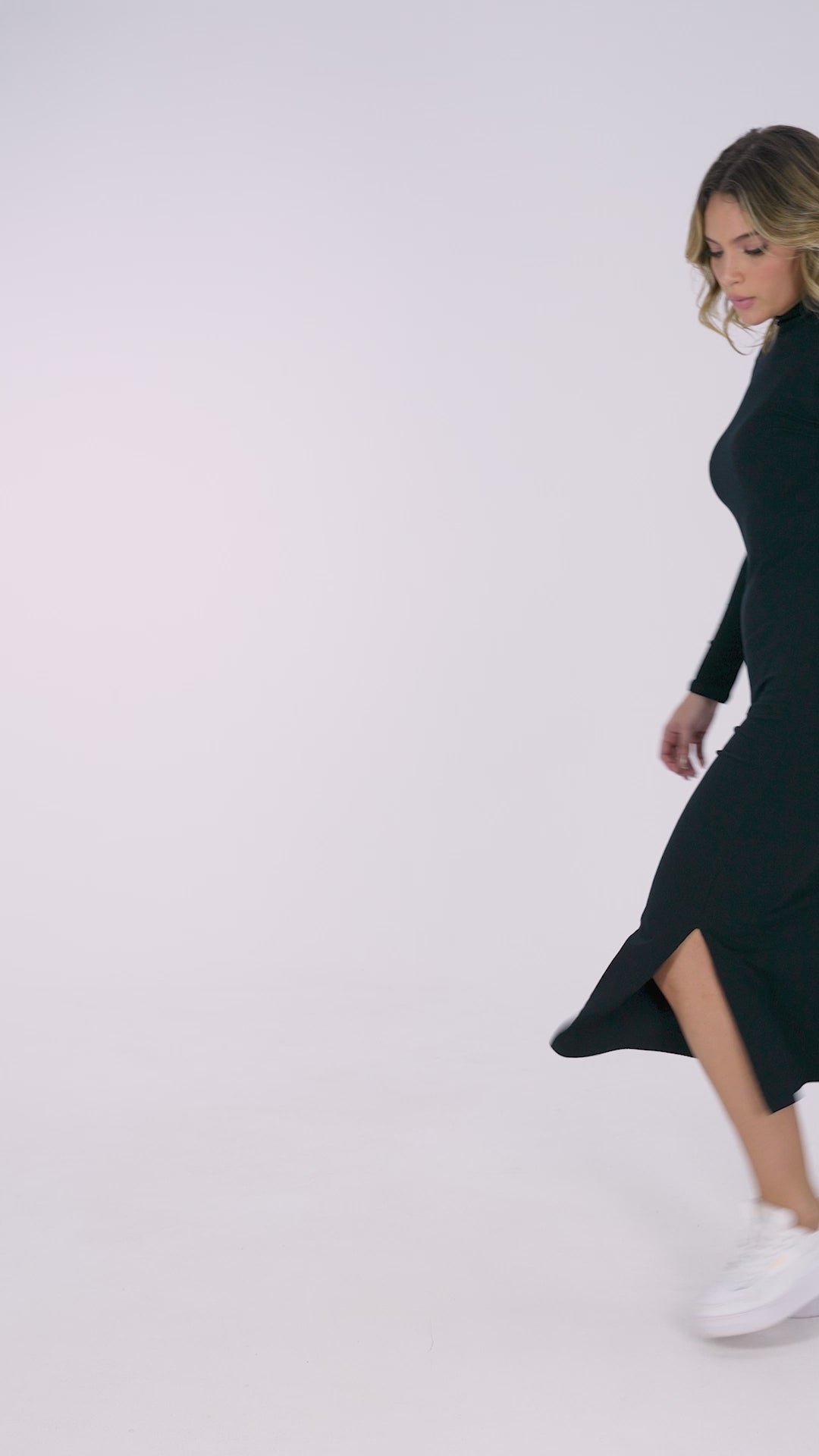 Vestido Midi Canelado Manga Curta e Manga Longa Preto