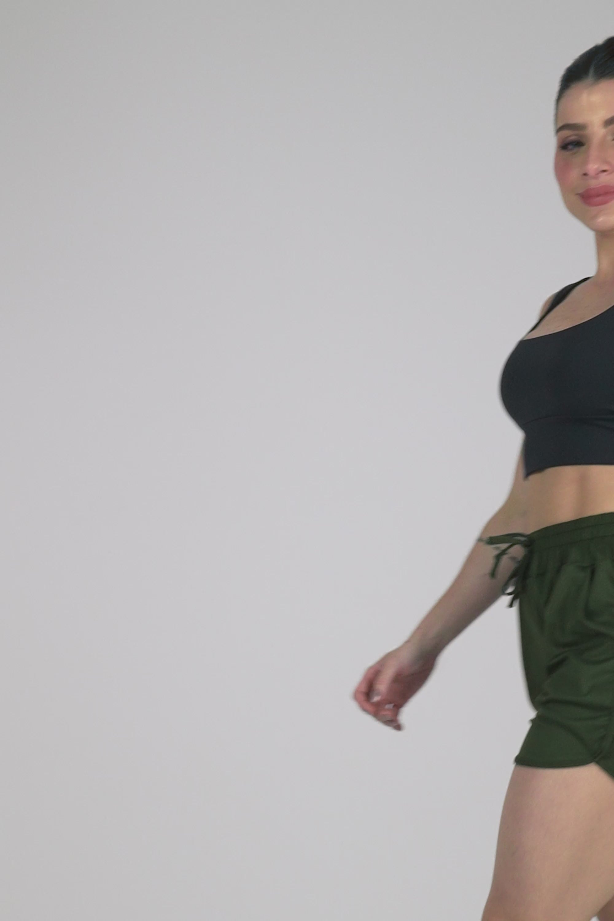 Short Esportivo Com Bolso Verde Escuro