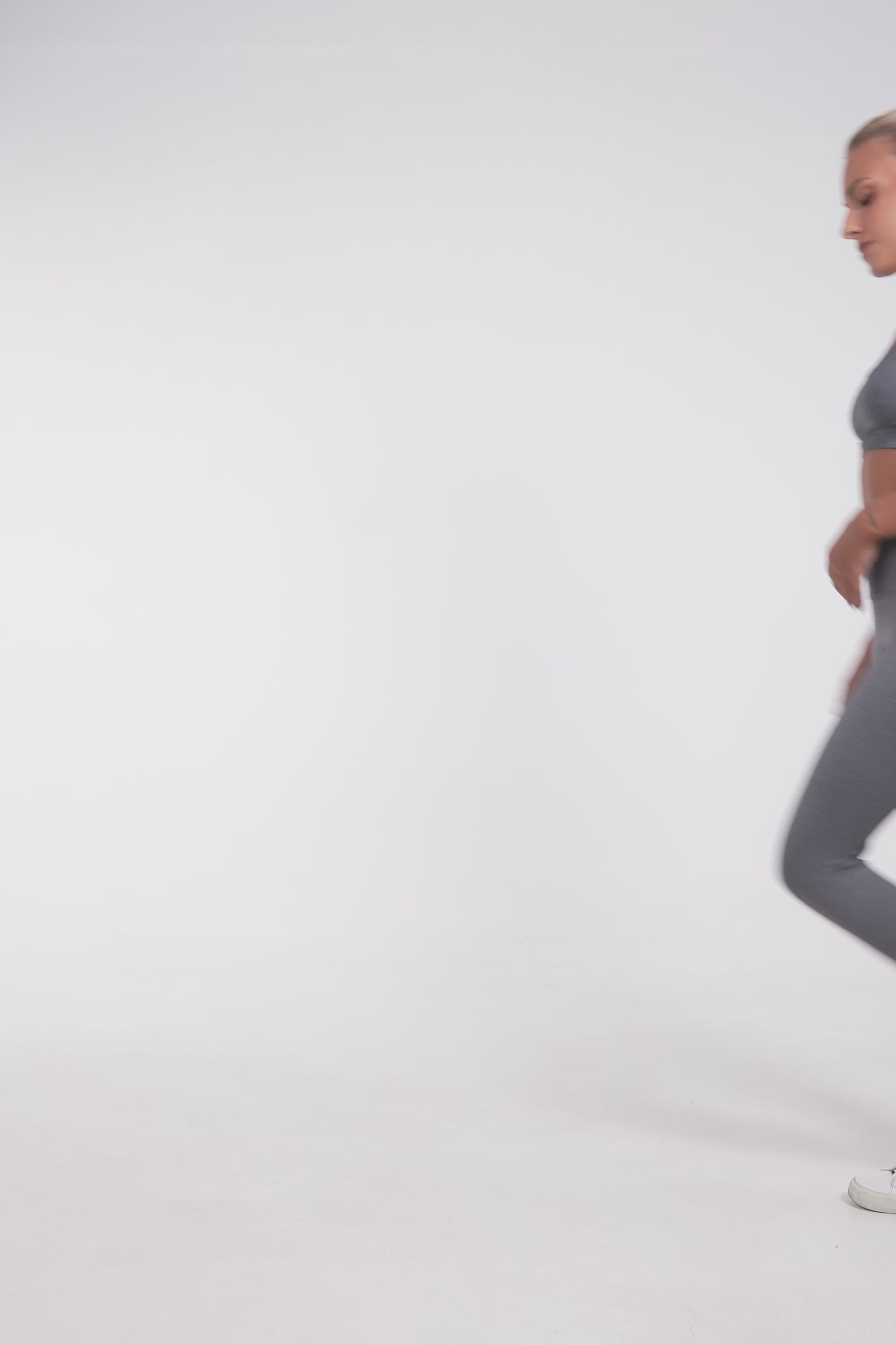 Top Fitness Nadador Feminino Alça Fina Sem Bojo Cinza