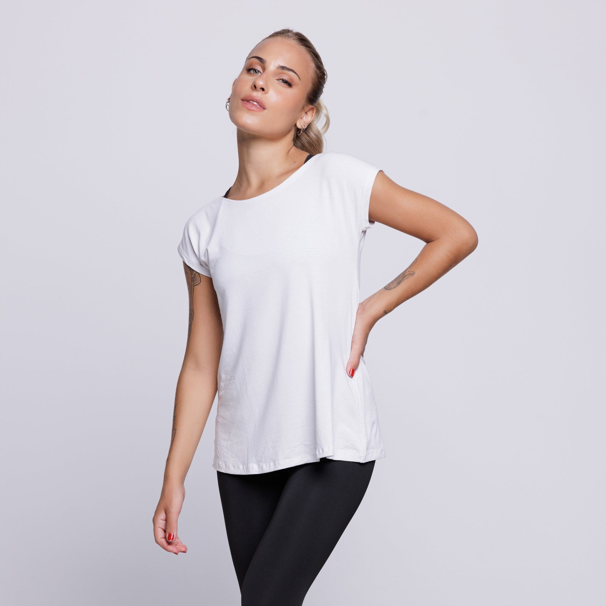 Blusa Fitness Furadinha Branco - VEKYO