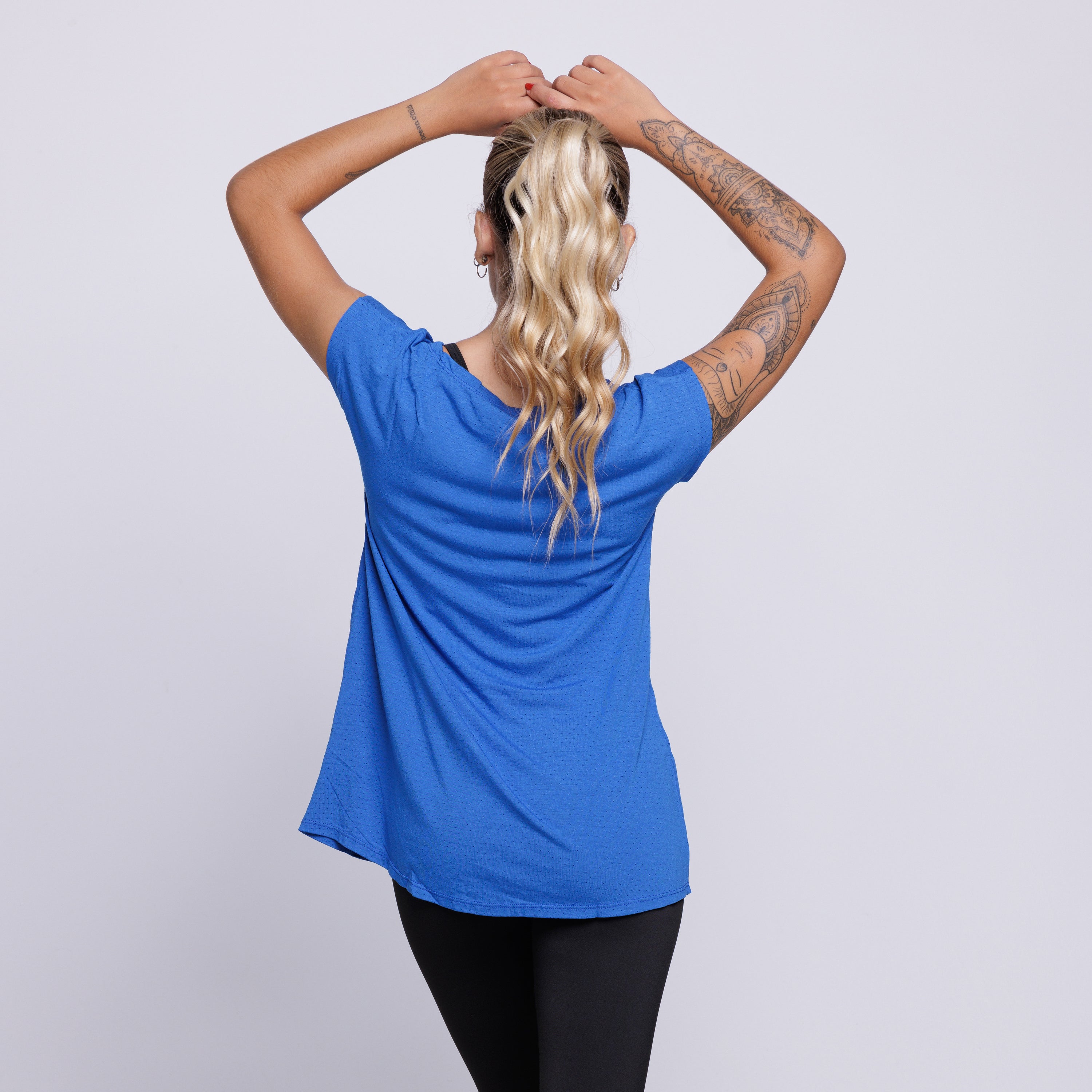 Blusa Fitness Furadinha Marinho - VEKYO