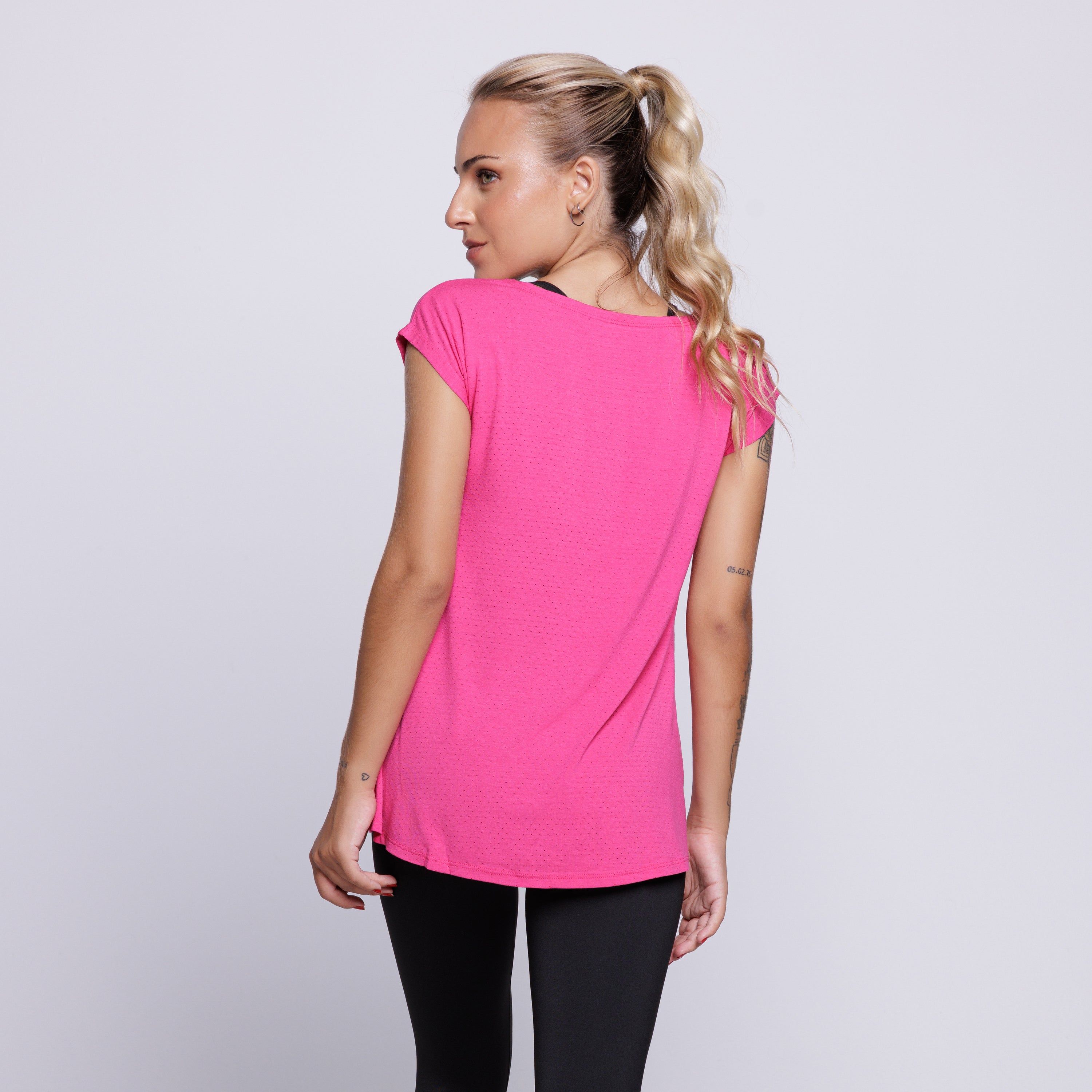 Blusa Fitness Furadinha Rosa - VEKYO