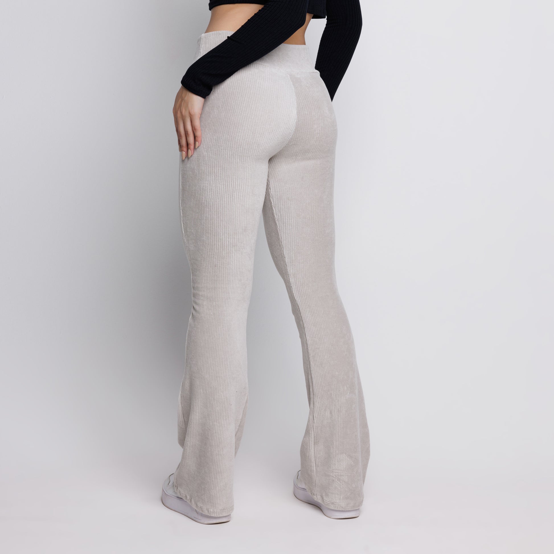 Calça Flare Veludo Cotelê Cintura Alta Cru - VEKYO