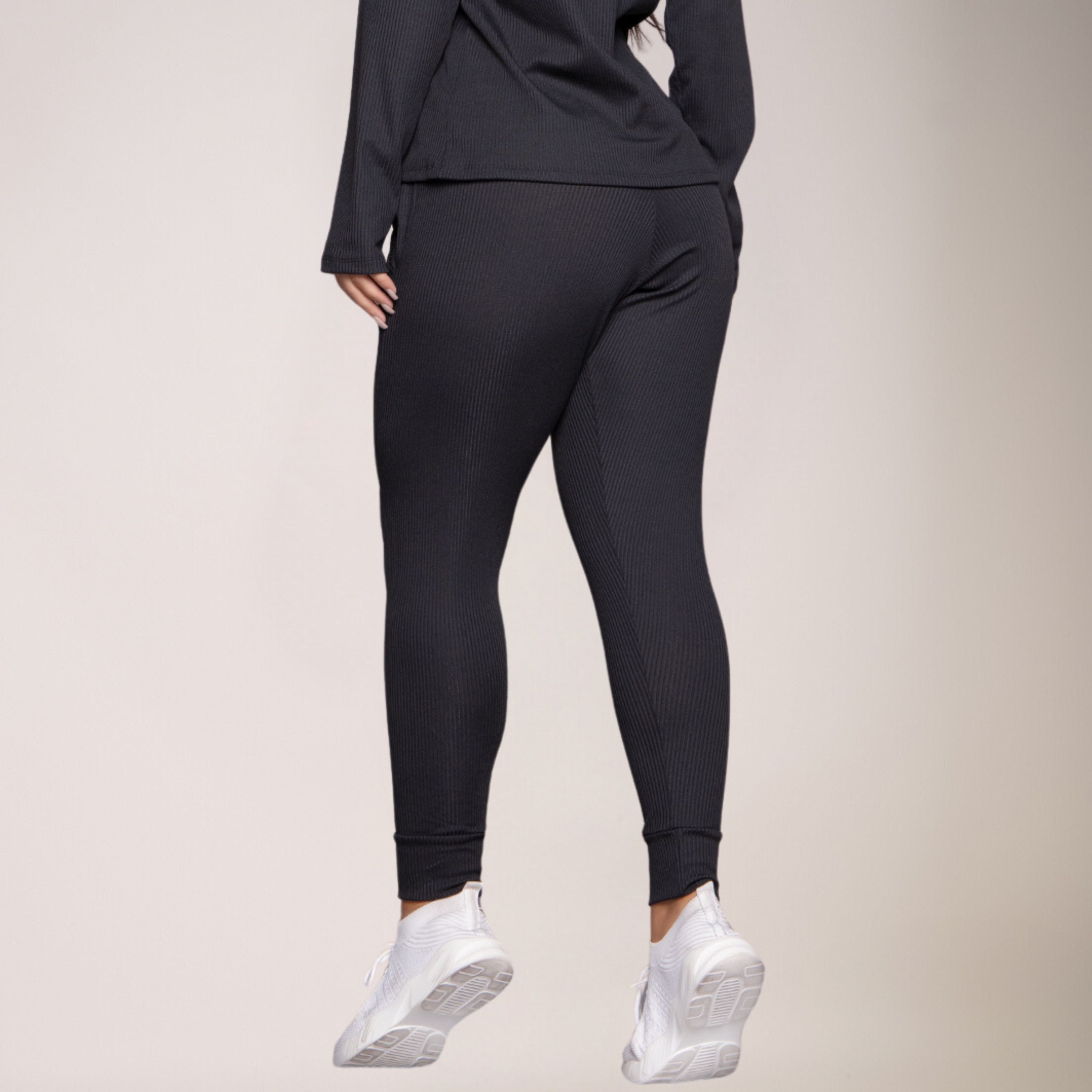 Calça Jogger Comfy Canelada Feminina Com Bolso Preto - VEKYO