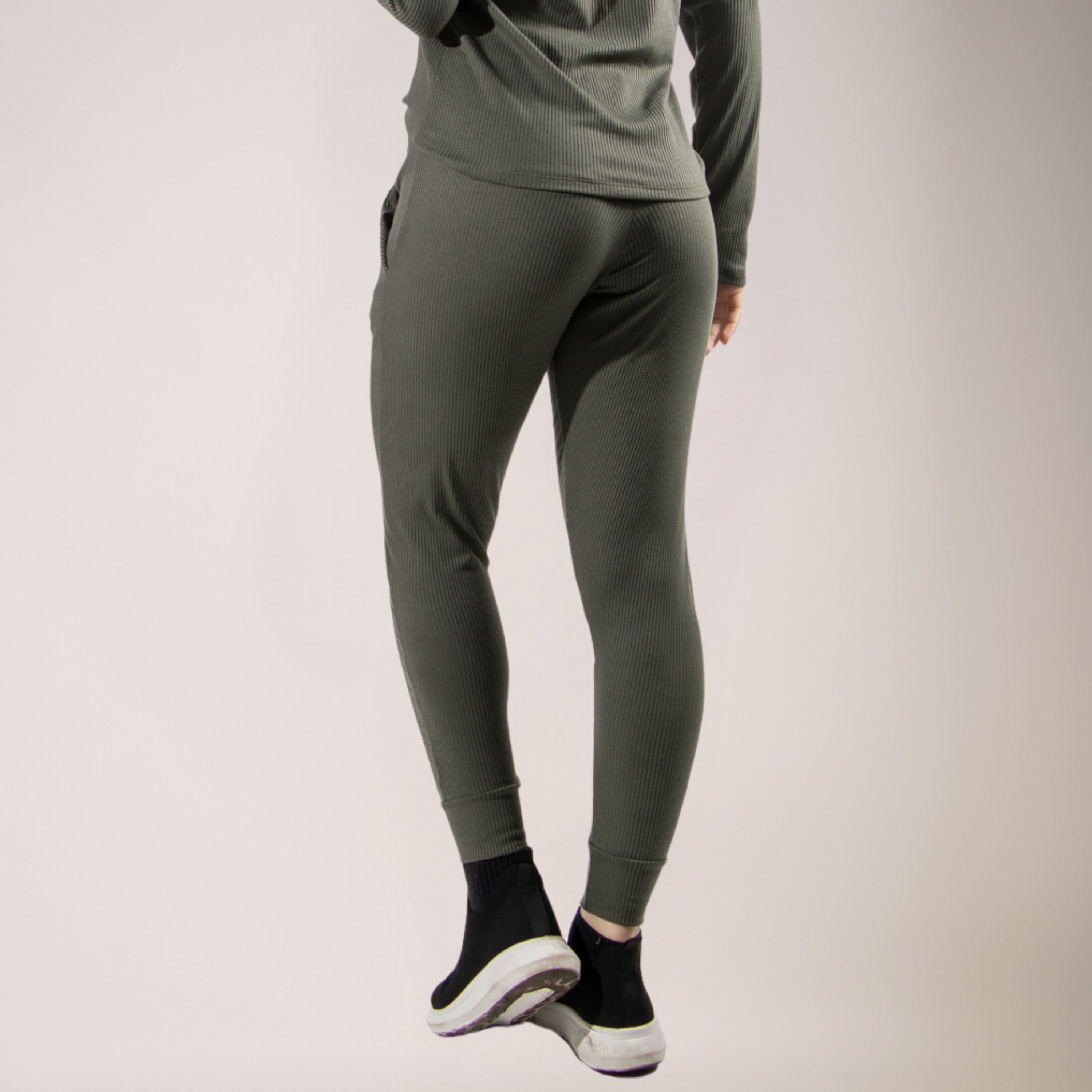 Calça Jogger Comfy Canelada Feminina Com Bolso Verde - VEKYO