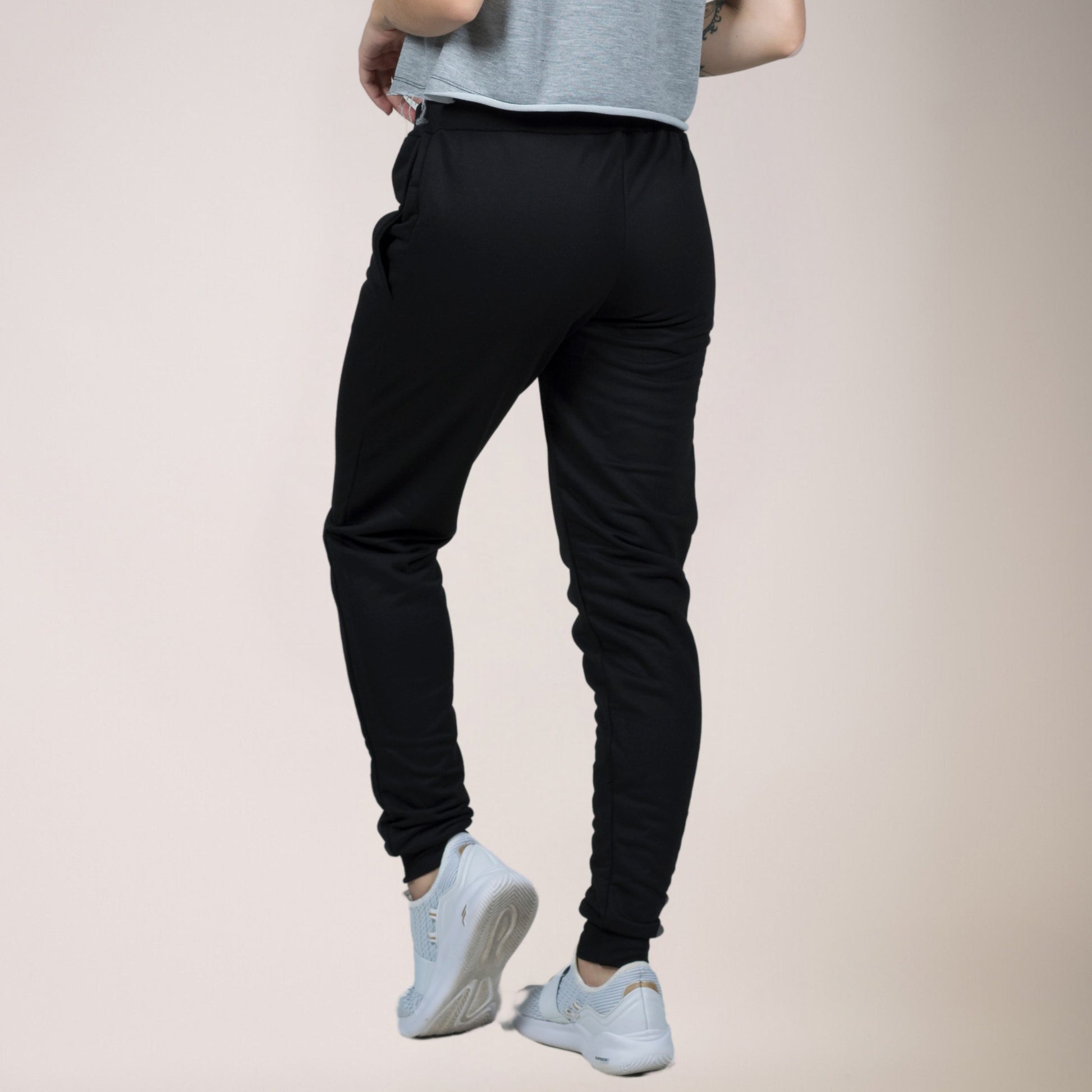 Calça Jogger Esportiva Moletinho Com Cadarço Preto - VEKYO
