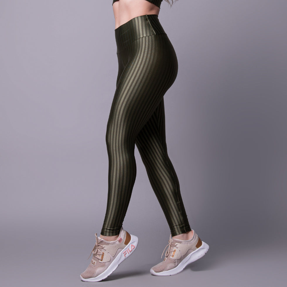 Detalhe traseiro da Legging Fitness New Zig Poliamida Verde Vekyo.