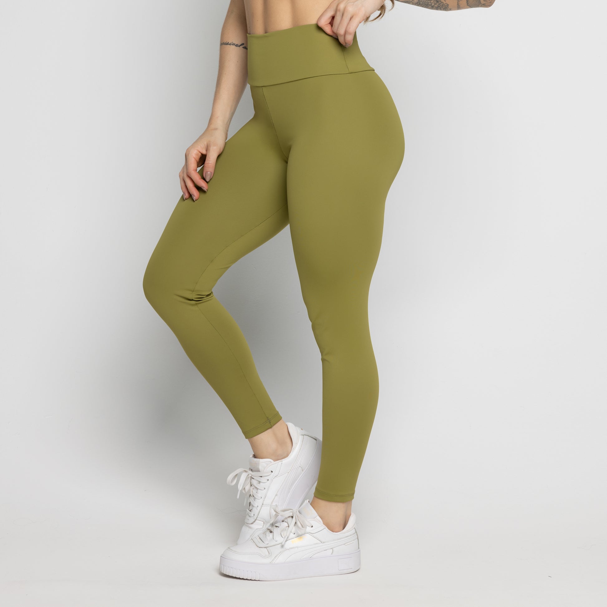 Detalhe costas Calça Legging Not So Basic Pistache Vekyo