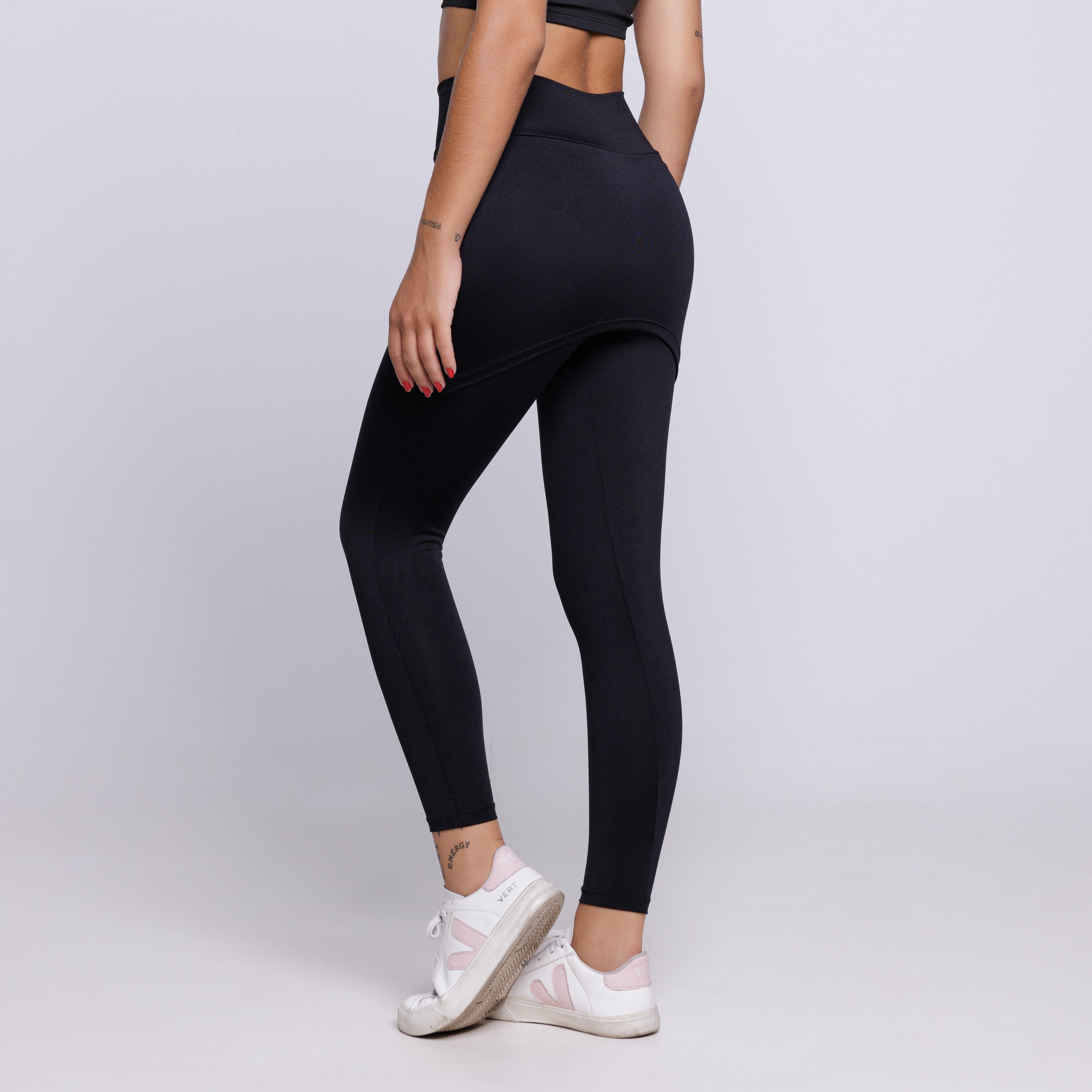 Calça Legging Suplex Feminina Com Saia Tapa Bumbum Preto - VEKYO